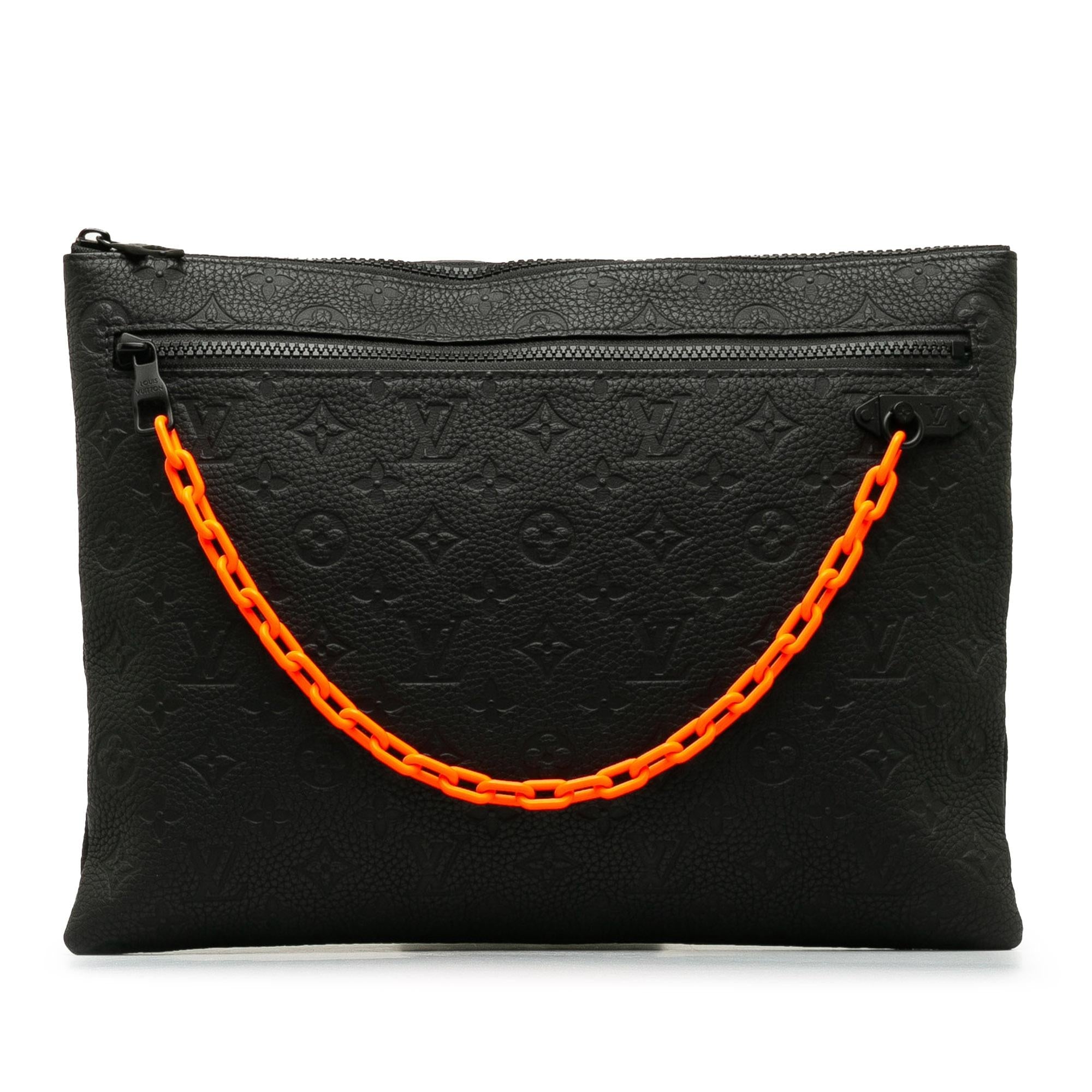 Louis Vuitton Monogram Taurillon A4 Pouch (SHG-oDZOYH)