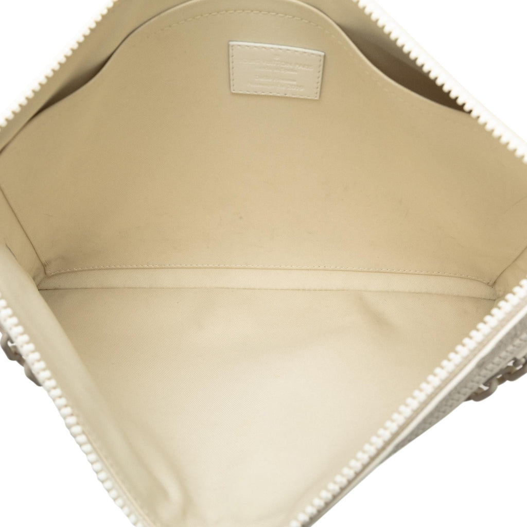 Louis Vuitton Monogram Taurillon A4 Pouch (SHG-6QVsvL)