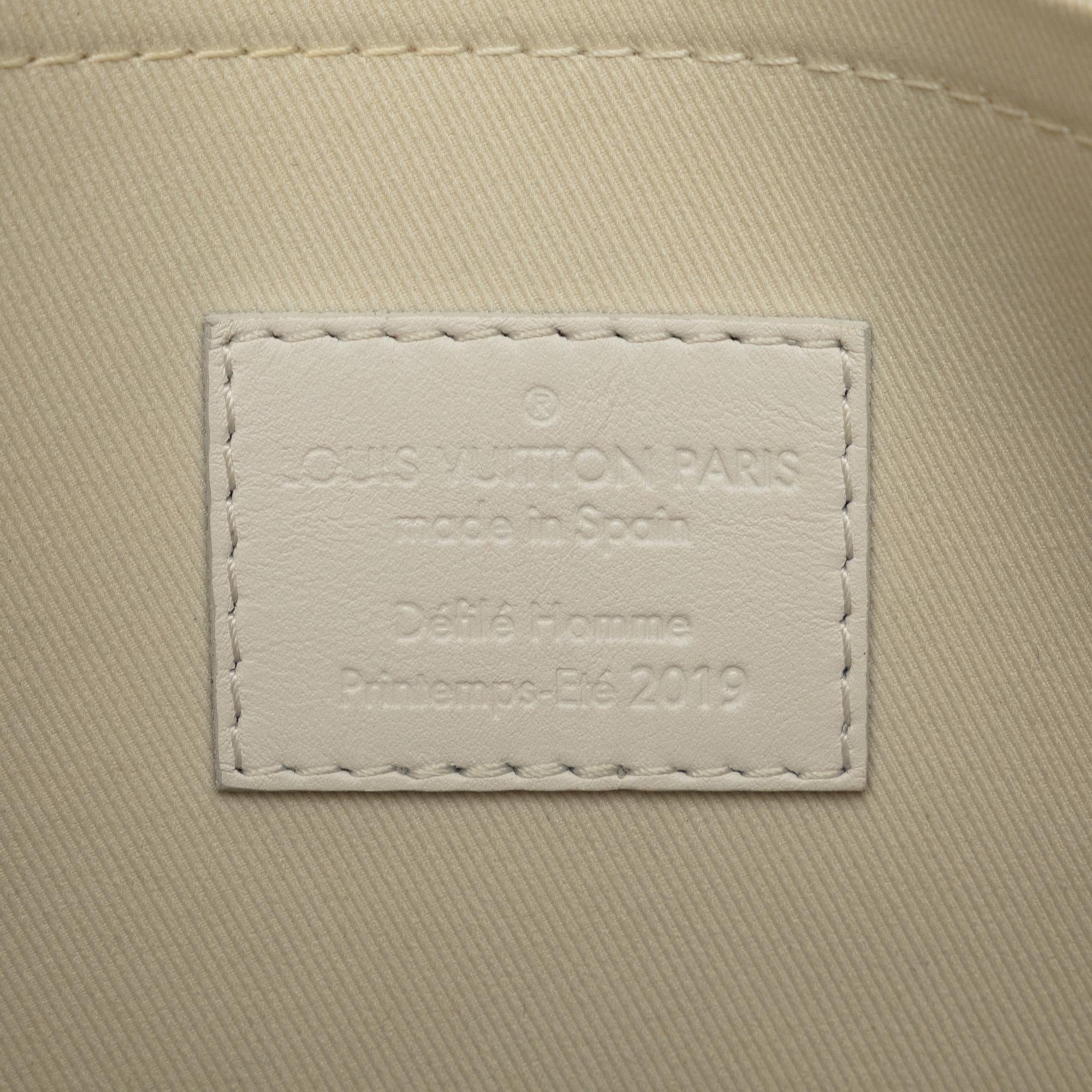 Louis Vuitton Monogram Taurillon A4 Pouch (SHG-6QVsvL)