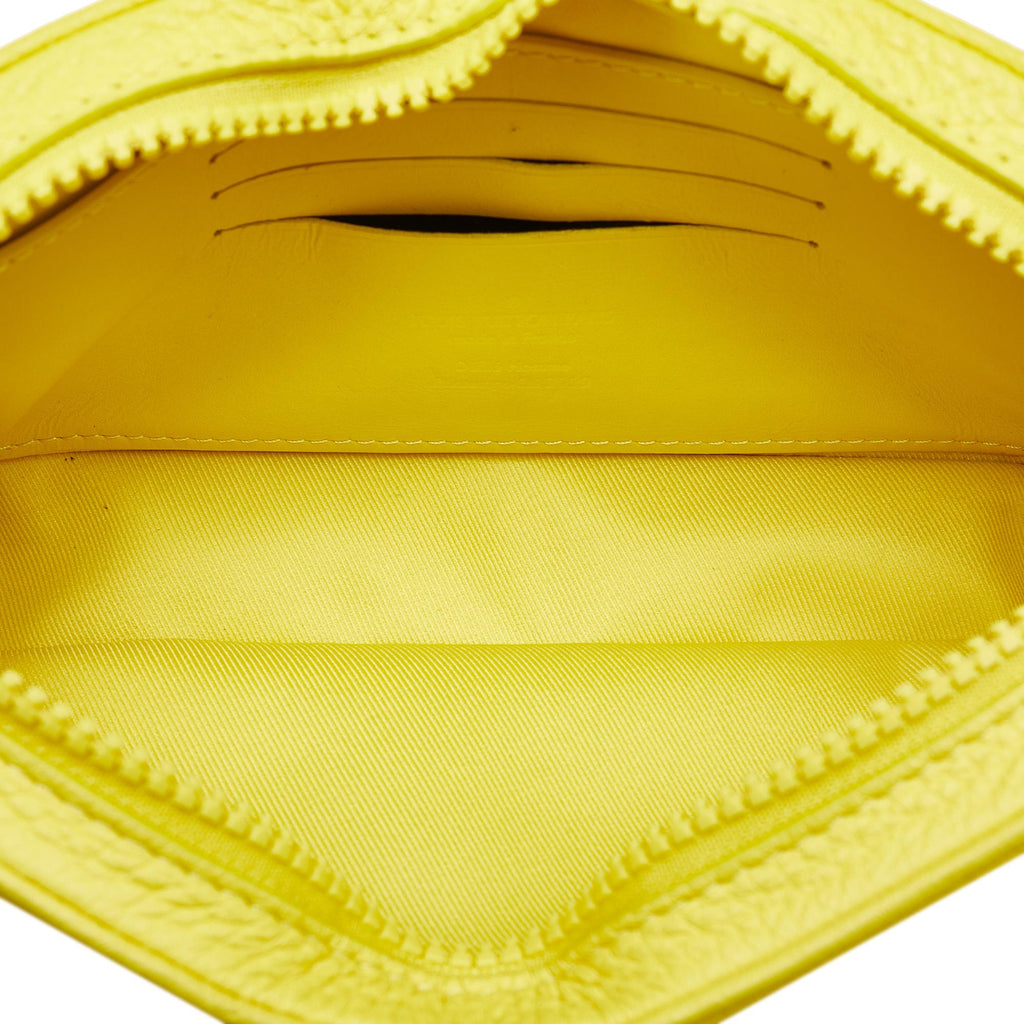 Louis Vuitton Monogram Taurillon Pochette Volga (SHG-DIyem0)