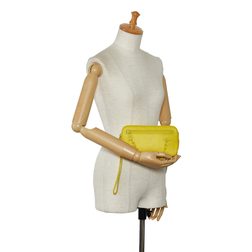 Louis Vuitton Monogram Taurillon Pochette Volga (SHG-DmHJHb)