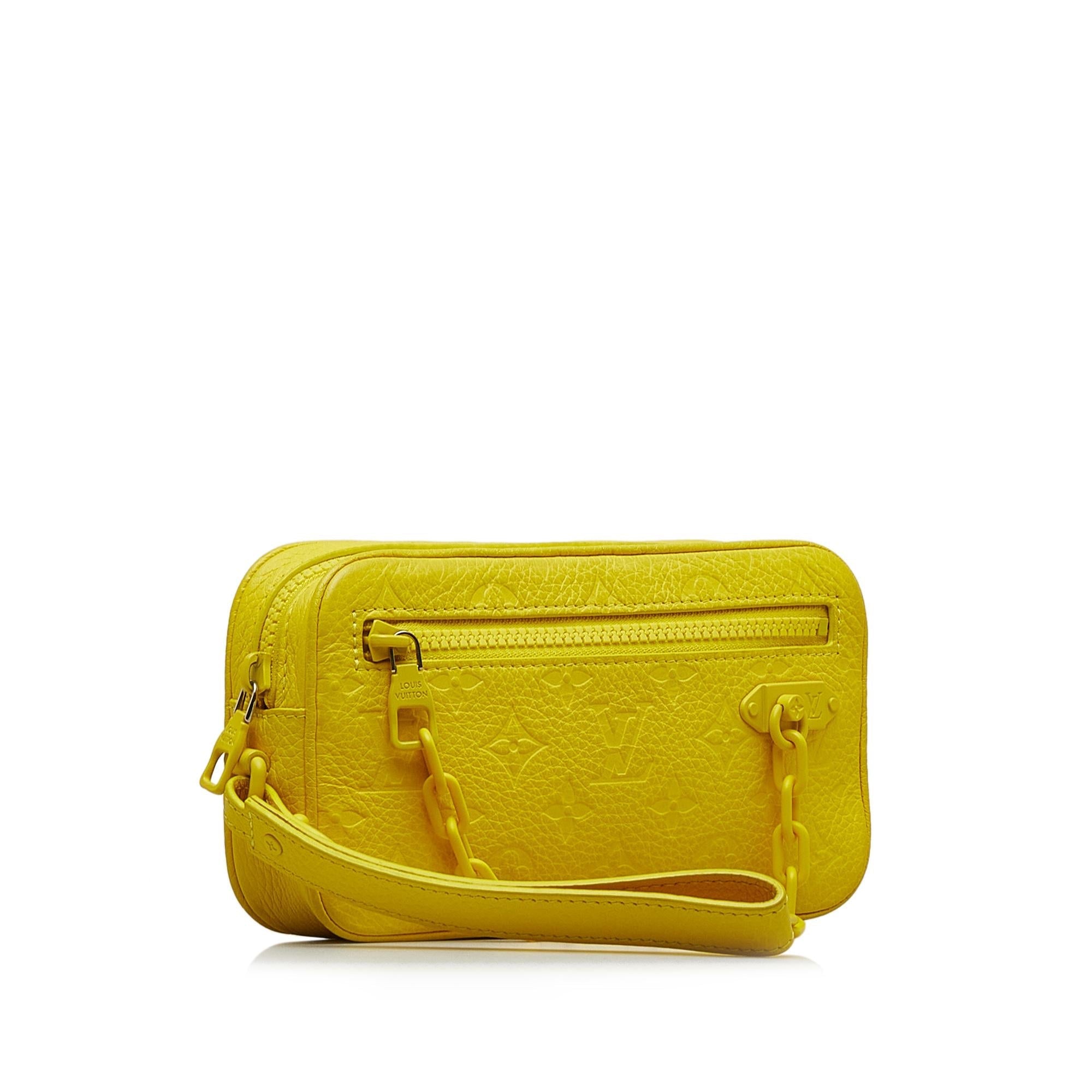 Louis Vuitton Monogram Taurillon Pochette Volga (SHG-DmHJHb)
