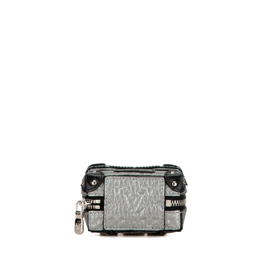 Louis Vuitton Monogram Taurillon Soft Trunk Bag Charm and Key Holder (SHG-ol7qdW)