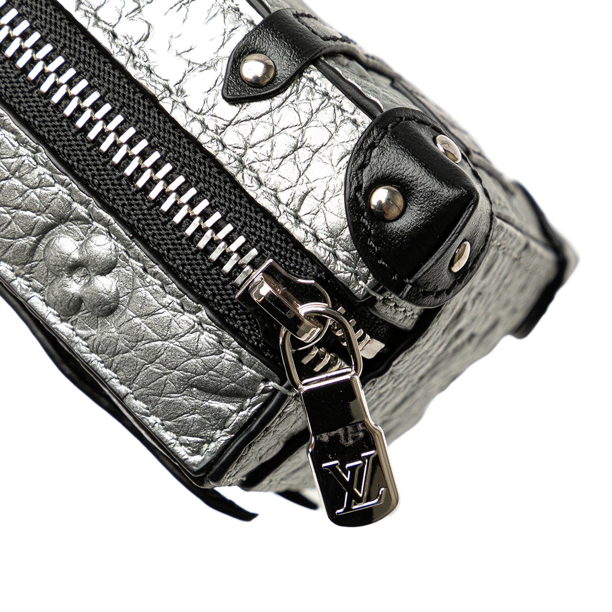 Louis Vuitton Monogram Taurillon Soft Trunk Bag Charm and Key Holder (SHG-ol7qdW)