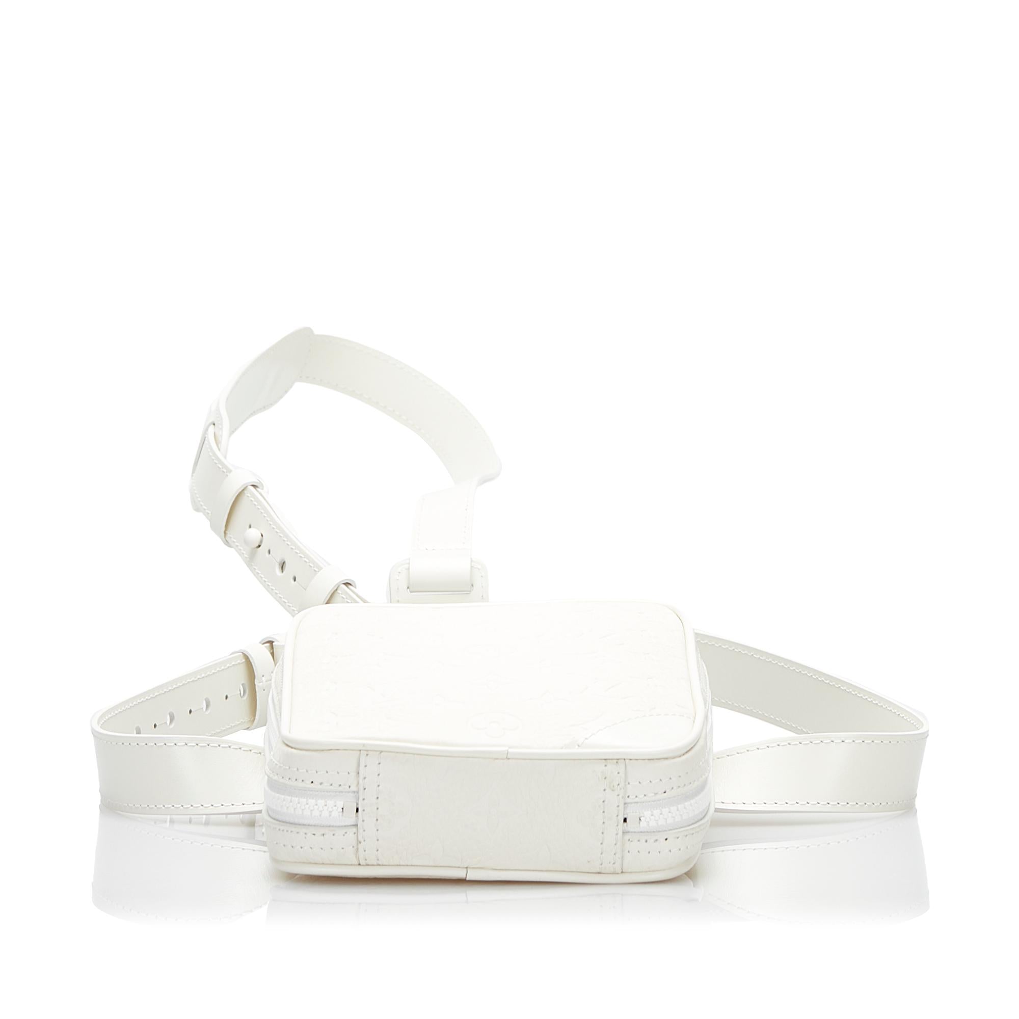 Louis Vuitton Monogram Taurillon Utility Side (SHG-0l536F)