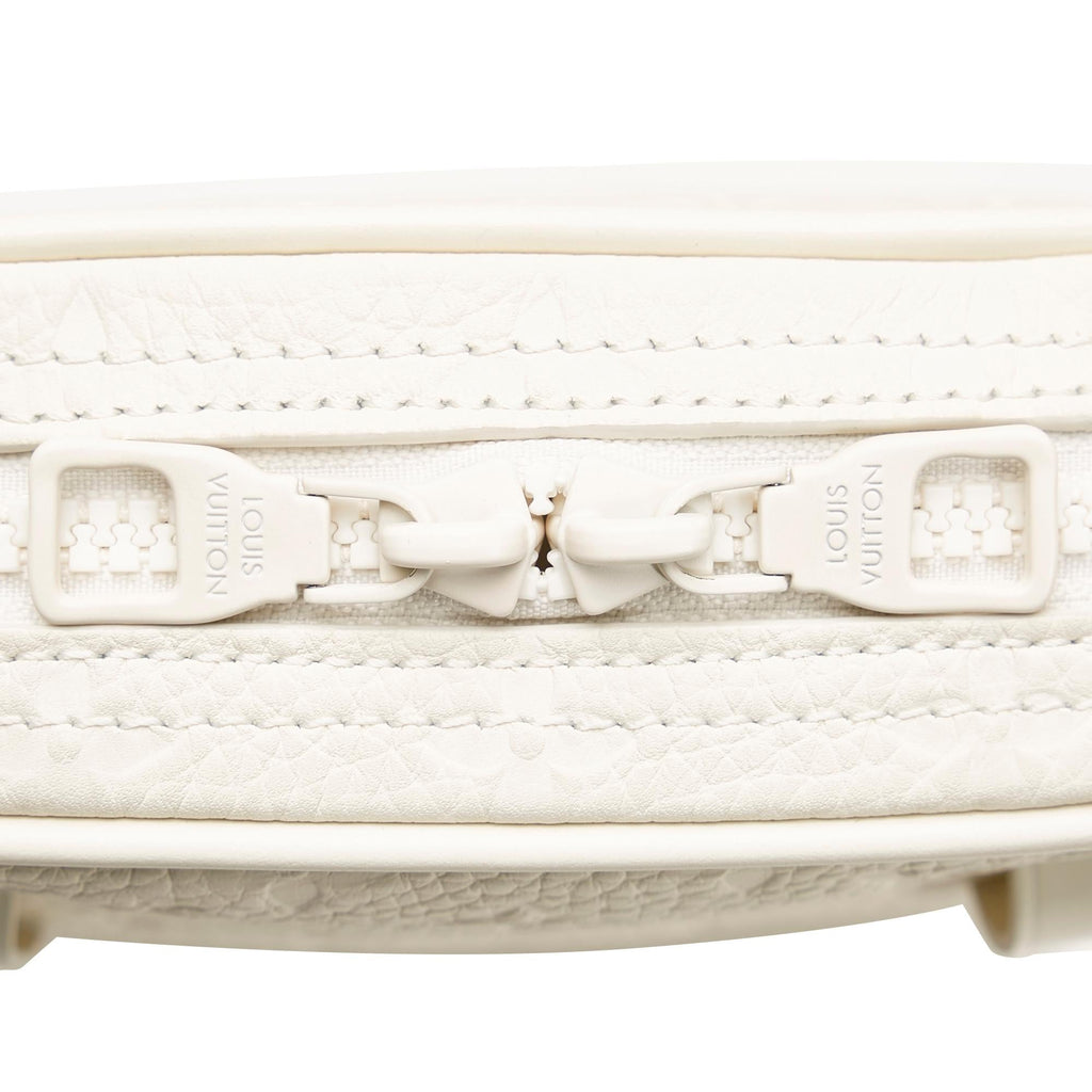 Louis Vuitton Monogram Taurillon Utility Side (SHG-0l536F)