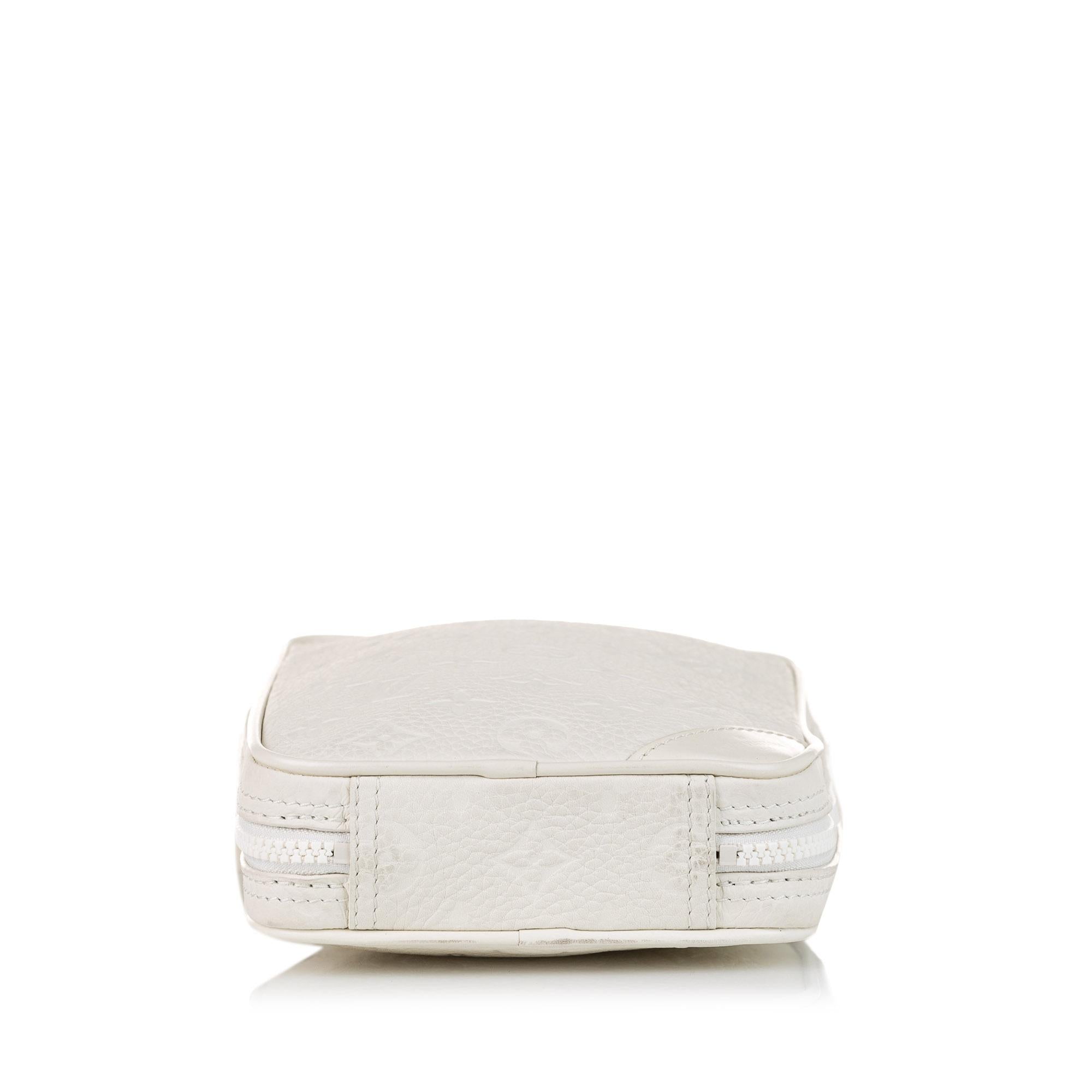 Louis Vuitton Monogram Taurillon Utility Side