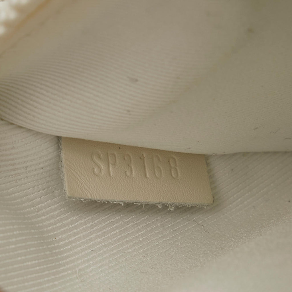 Louis Vuitton Monogram Taurillon Volga Pochette (SHG-37389)
