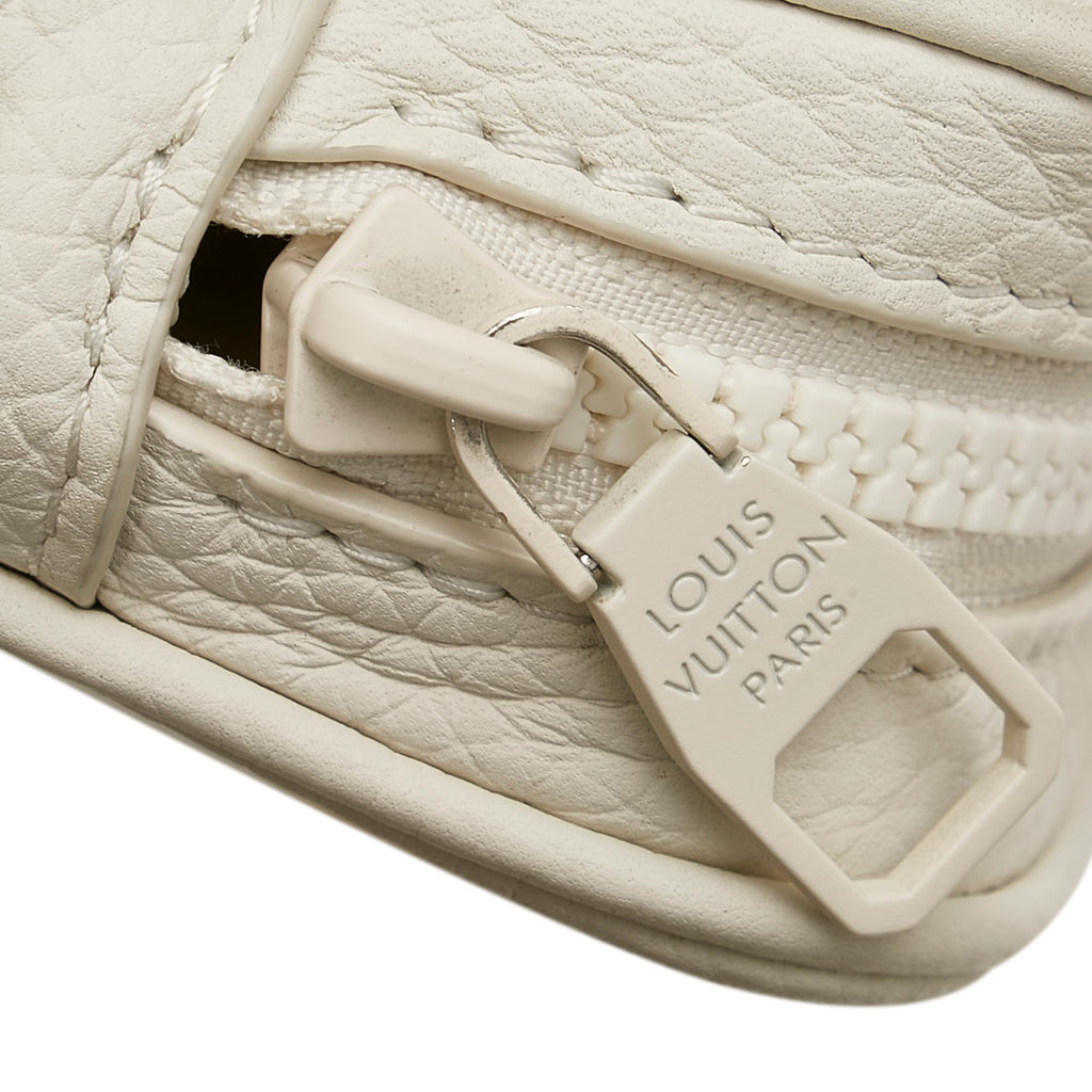 Louis Vuitton Monogram Taurillon Volga Pochette (SHG-37389)