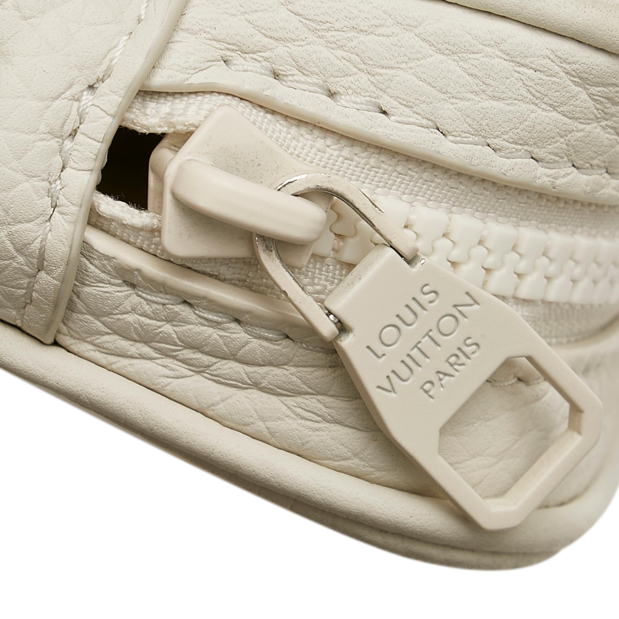 Louis Vuitton Monogram Taurillon Volga Pochette (SHG-37389)