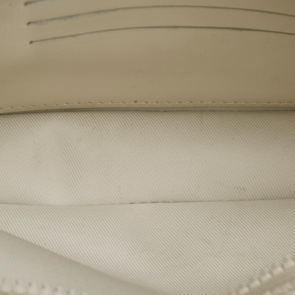 Louis Vuitton Monogram Taurillon Volga Pochette (SHG-37389)