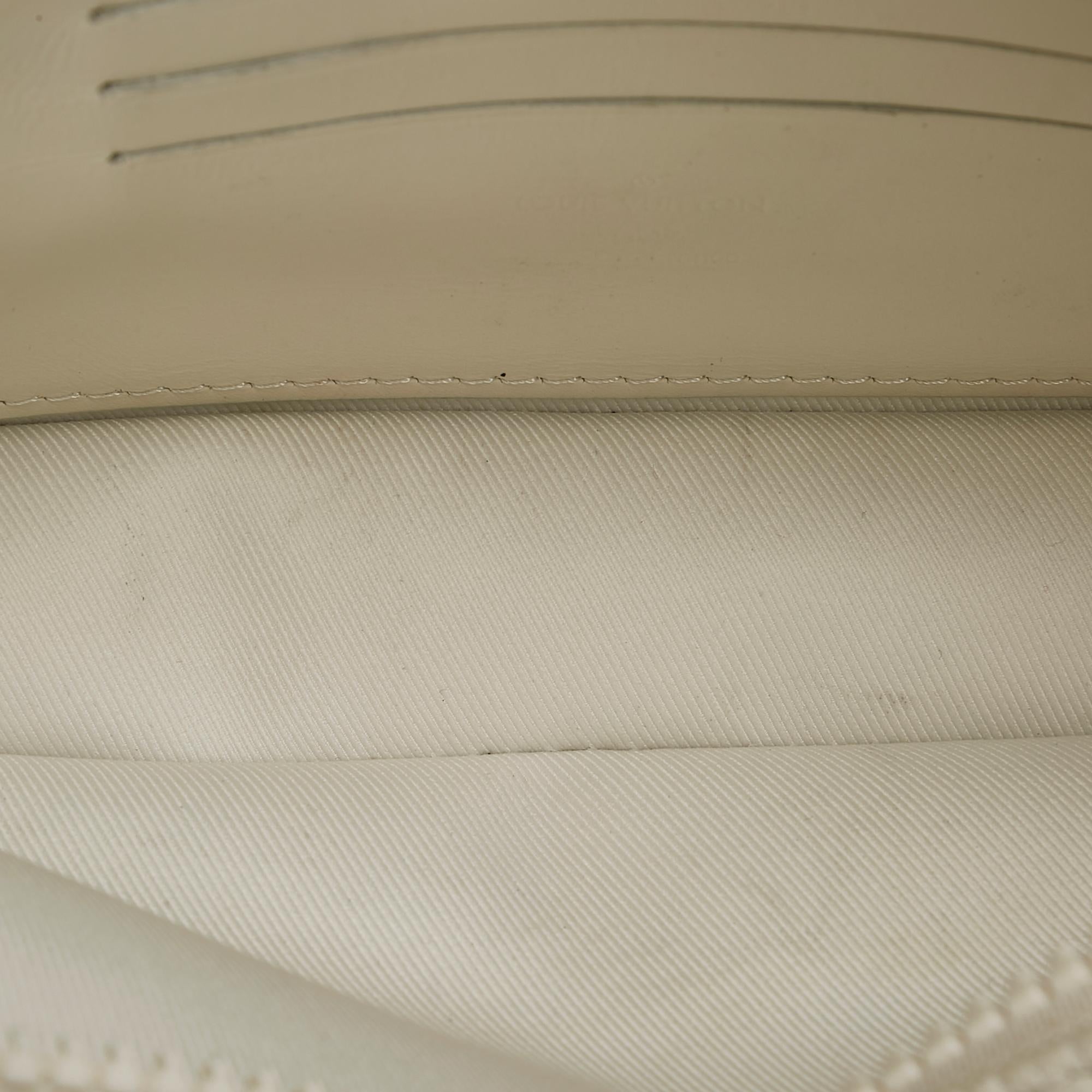 Louis Vuitton Monogram Taurillon Volga Pochette (SHG-37389)