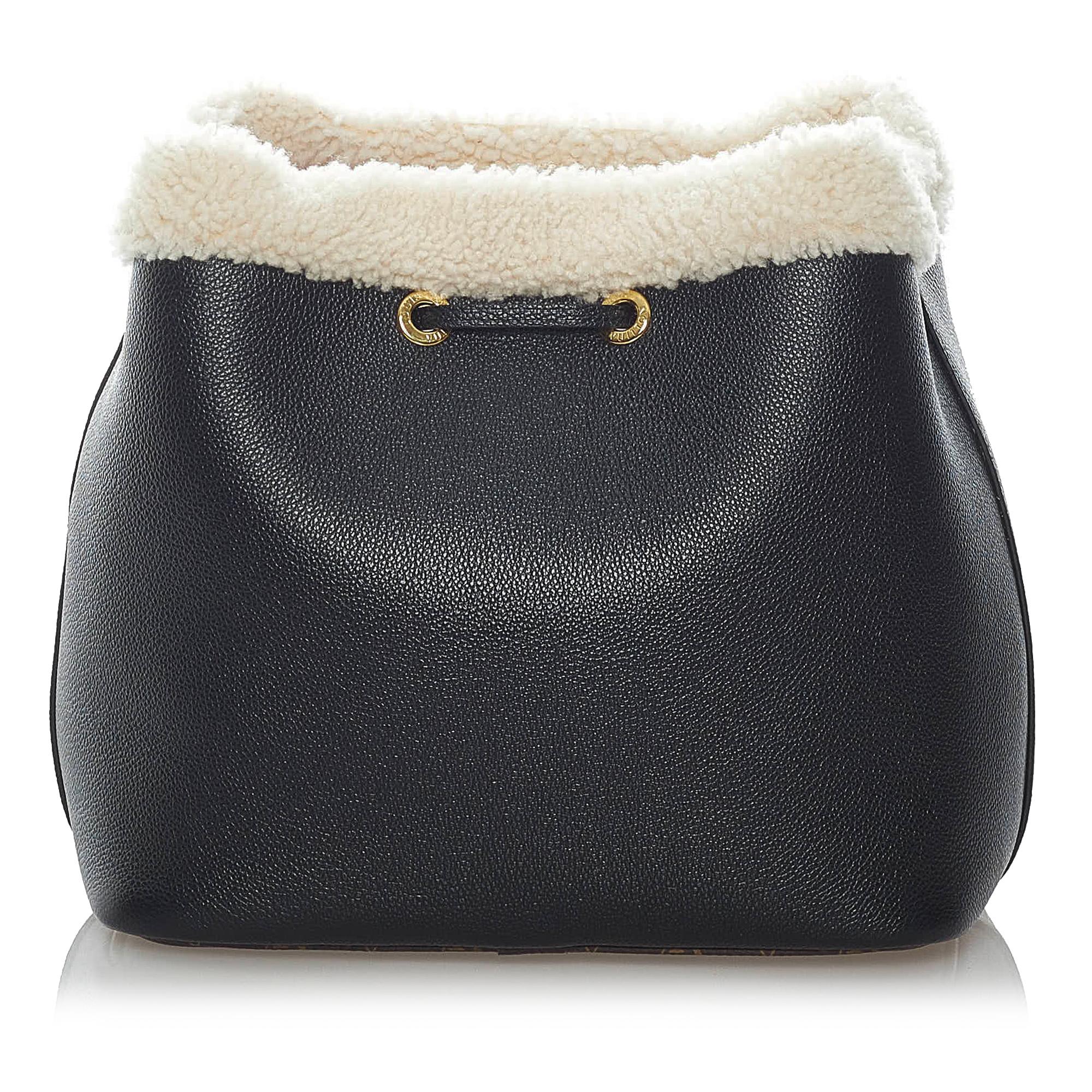 Louis Vuitton Monogram Teddy Shearling Neonoe (SHG-37294)