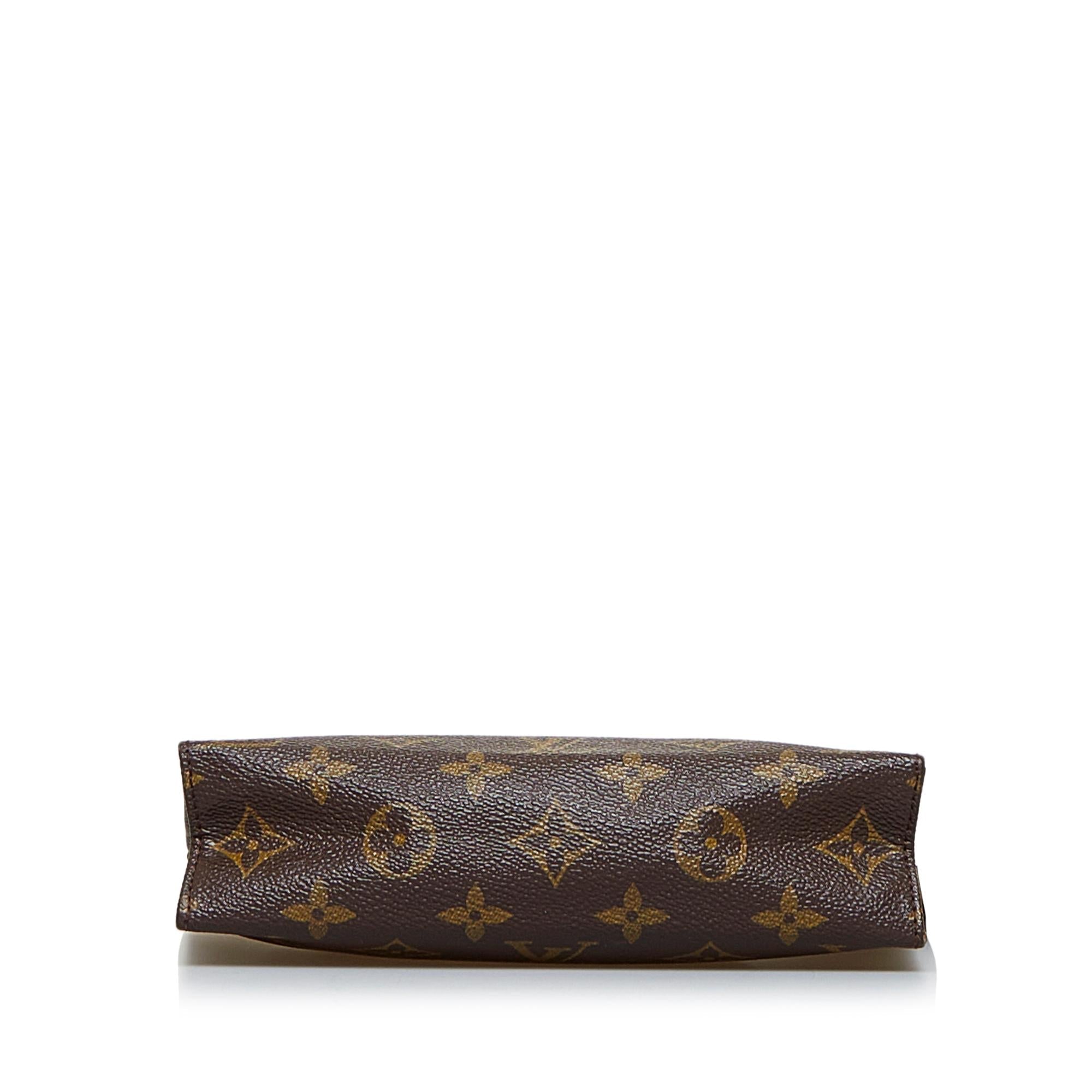 Louis Vuitton Monogram Toiletry Pouch (SHG-aXafPH)