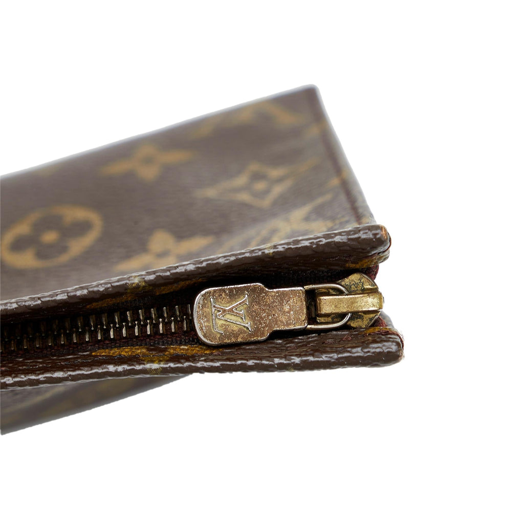 Louis Vuitton Monogram Toiletry Pouch (SHG-aXafPH)