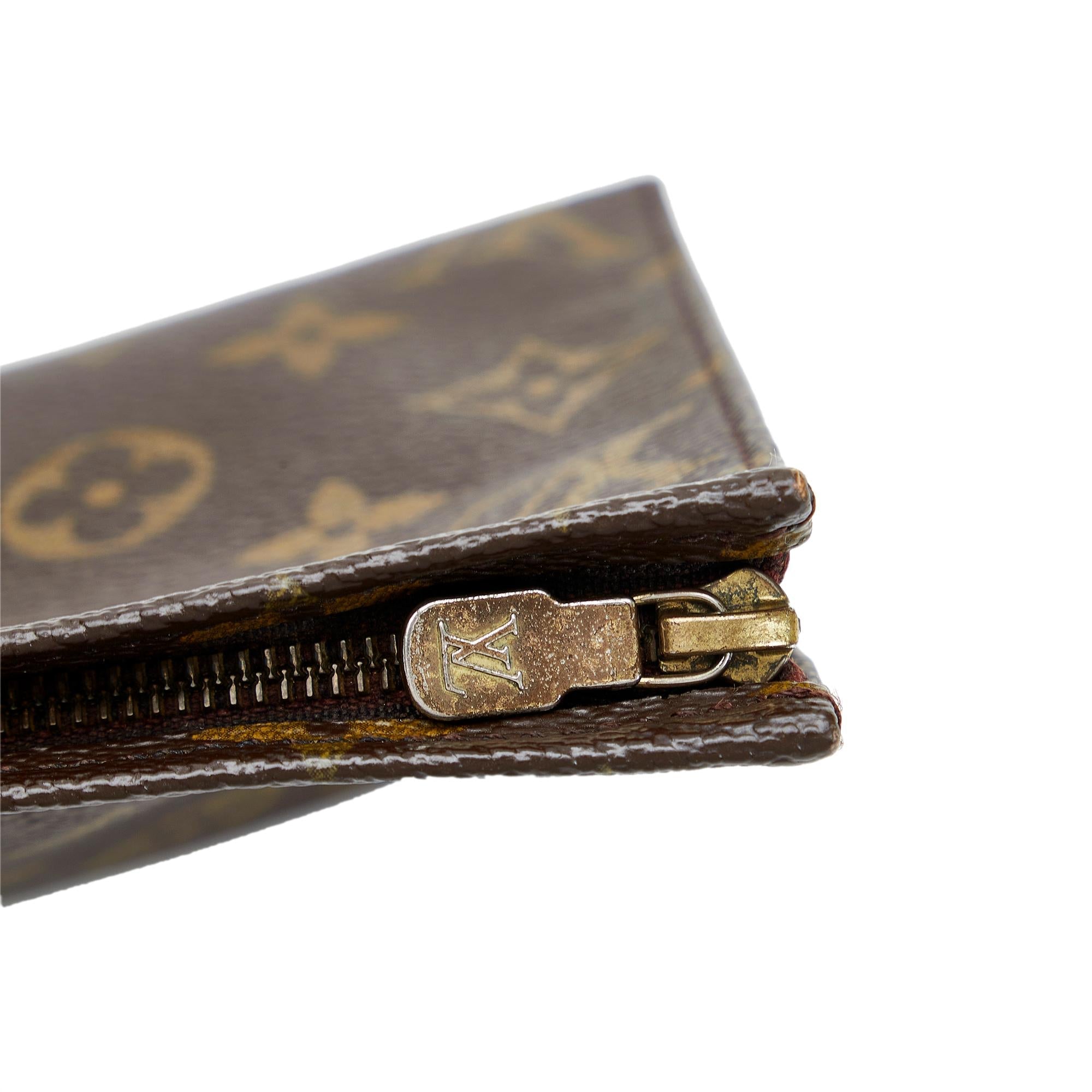 Louis Vuitton Monogram Toiletry Pouch (SHG-aXafPH)