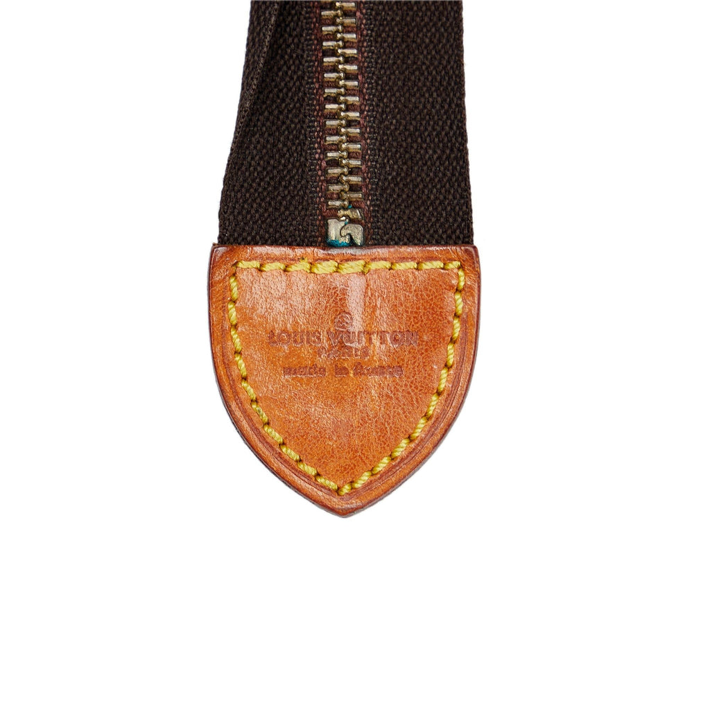 Louis Vuitton Monogram Toiletry Pouch (SHG-aXafPH)