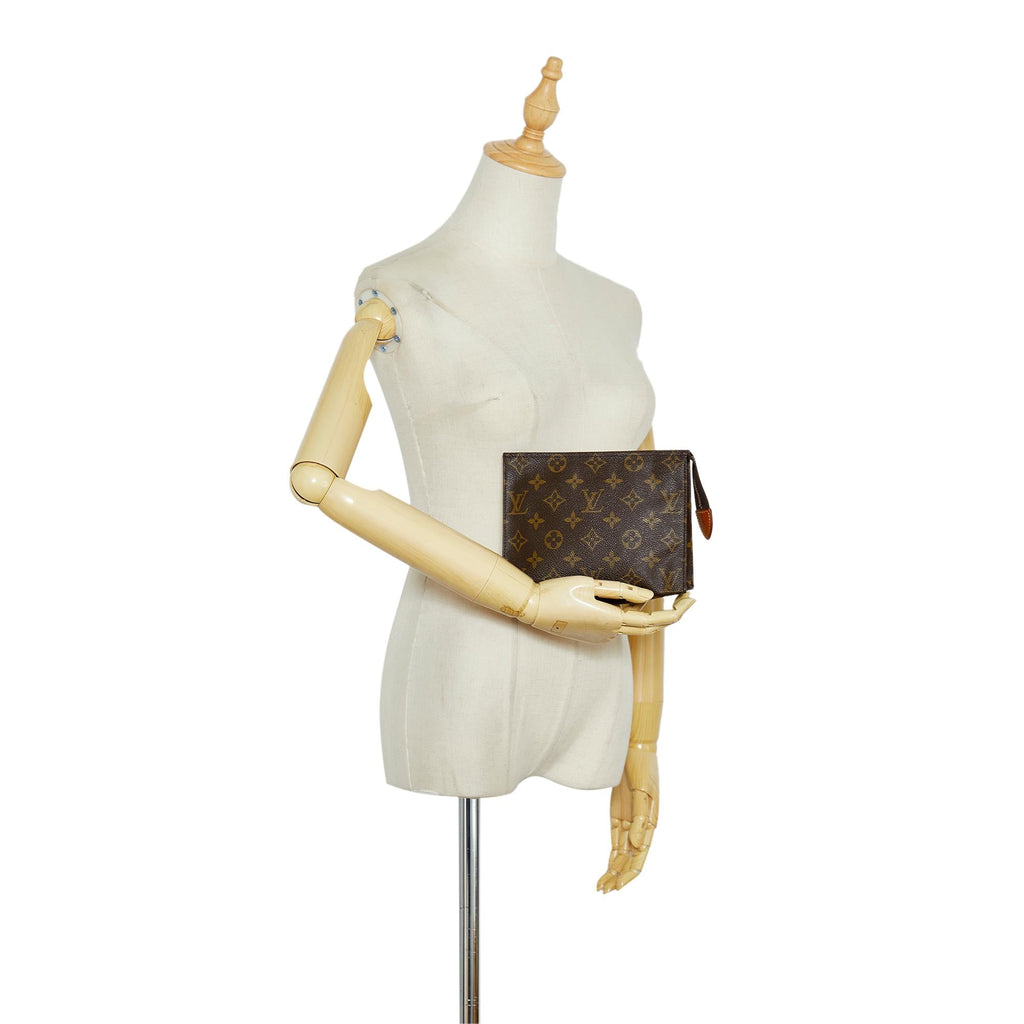 Louis Vuitton Monogram Toiletry Pouch (SHG-aXafPH)