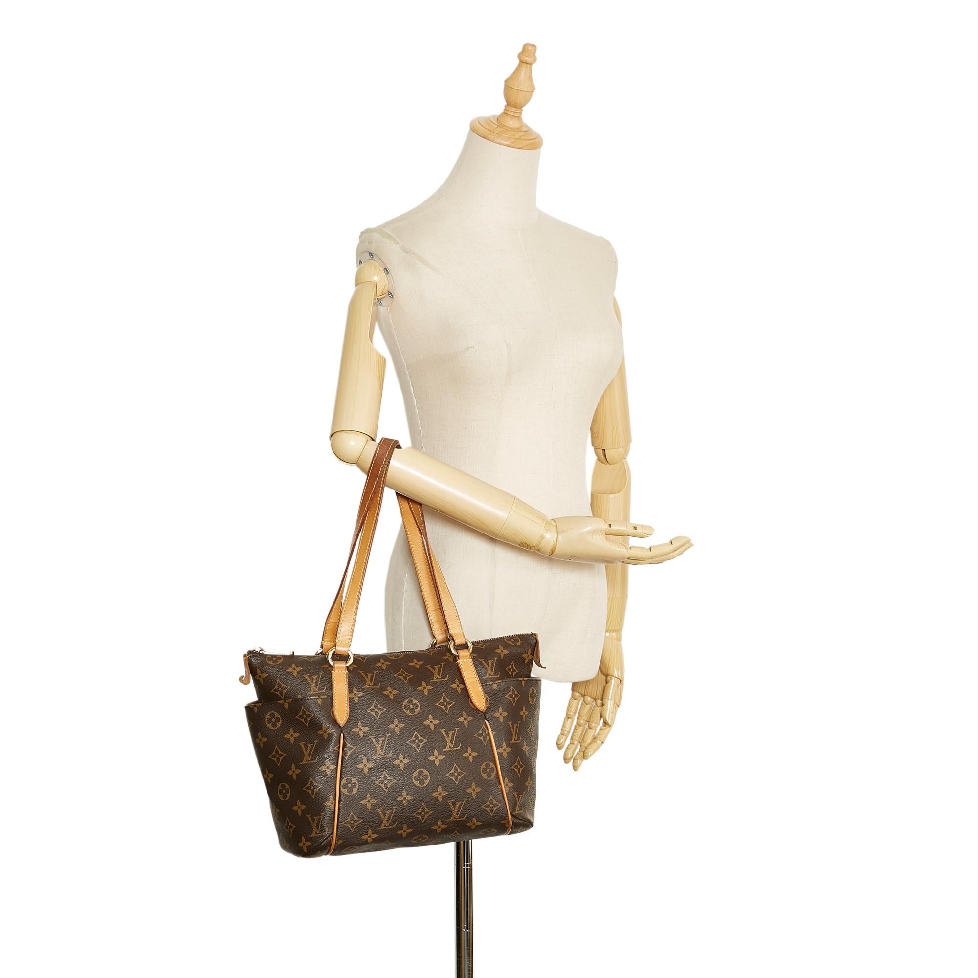 Louis Vuitton Monogram Totally PM (SHG-Xfc5gw)