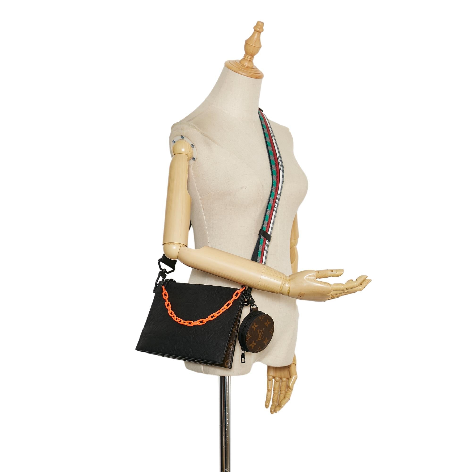 Louis Vuitton Monogram Trio Pouch NM (SHG-37664)