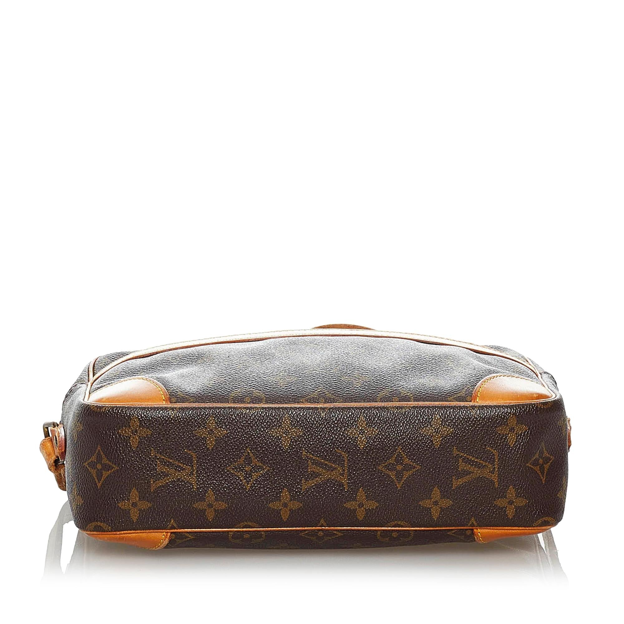 Louis Vuitton Monogram Trocadero 27 (SHG-30222)
