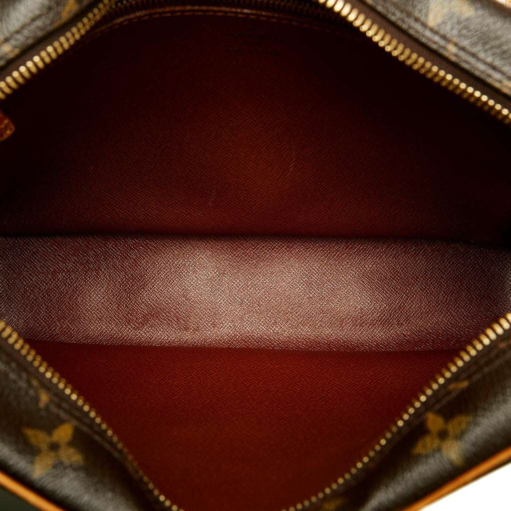 Louis Vuitton Monogram Trocadero 27 (SHG-31782)