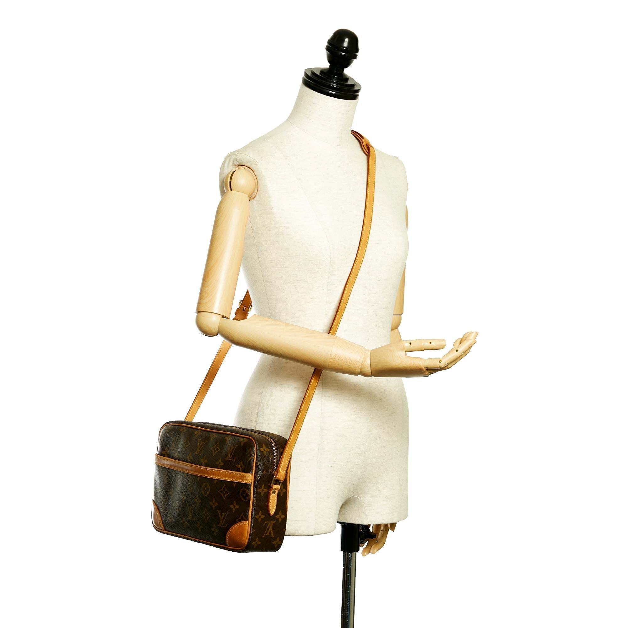 Louis Vuitton Monogram Trocadero 27 (SHG-31782)