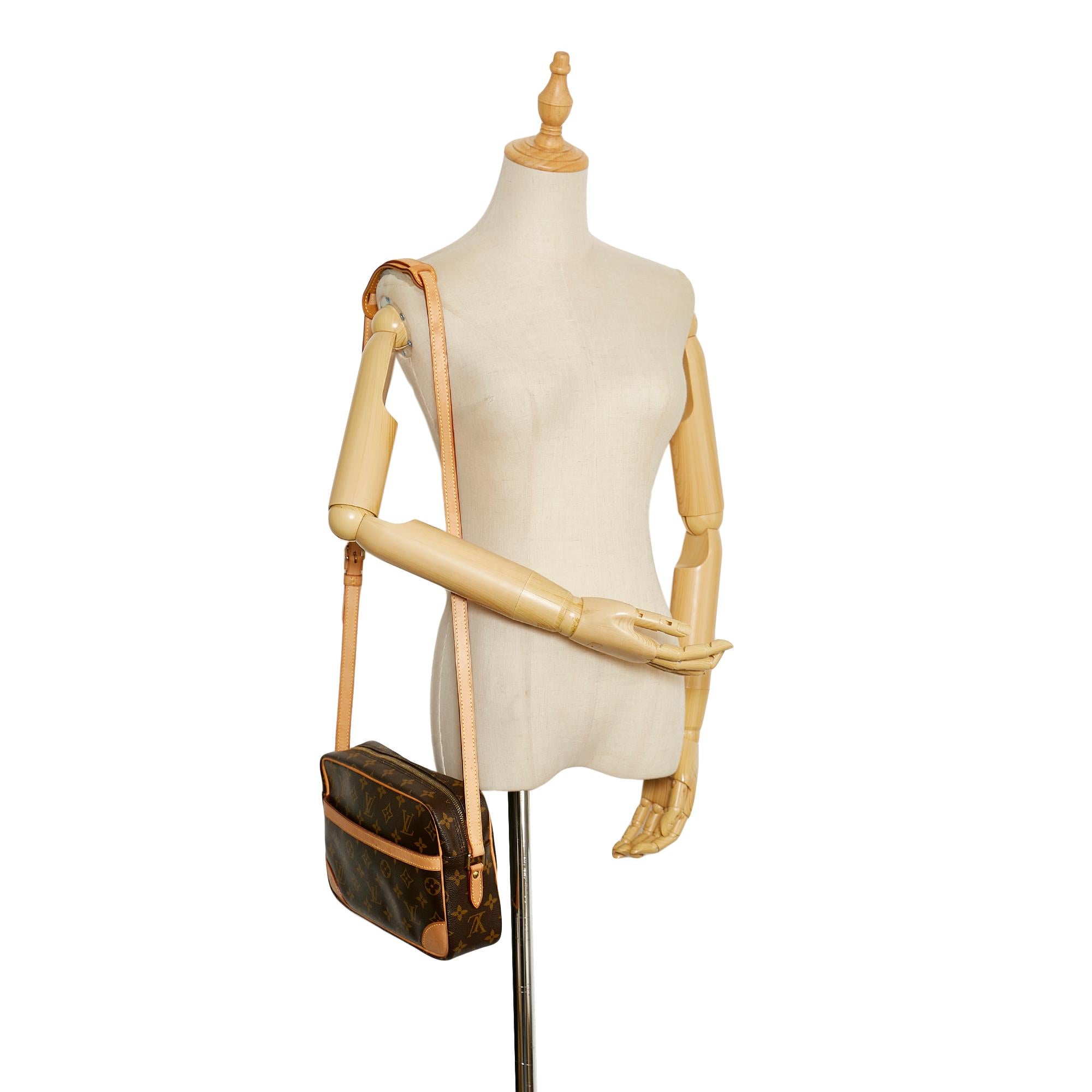 Louis Vuitton Monogram Trocadero 27 (SHG-35672)