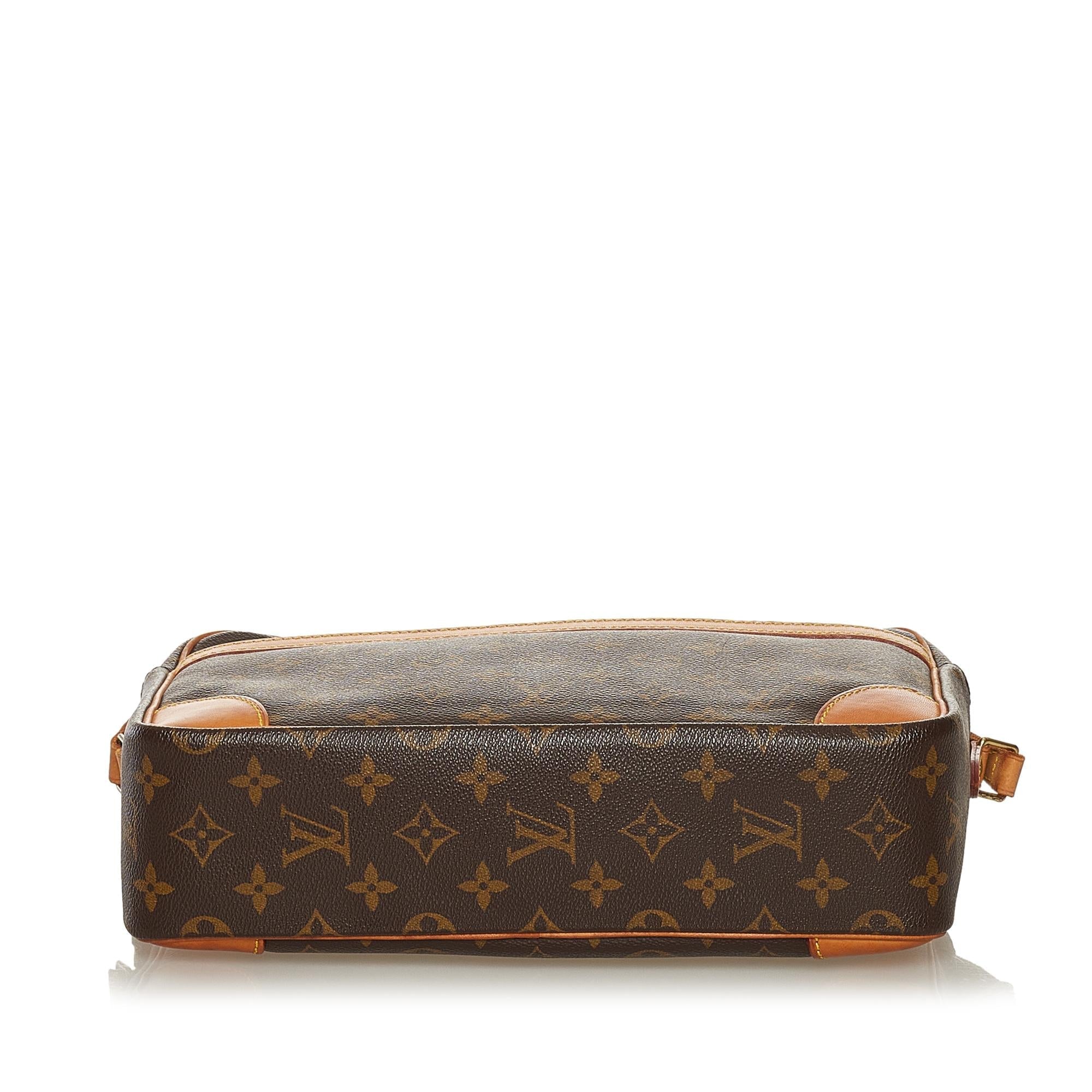 Louis Vuitton Monogram Trocadero 30 (SHG-34416)