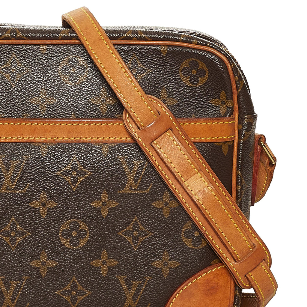 Louis Vuitton Monogram Trocadero 30 (SHG-34416)