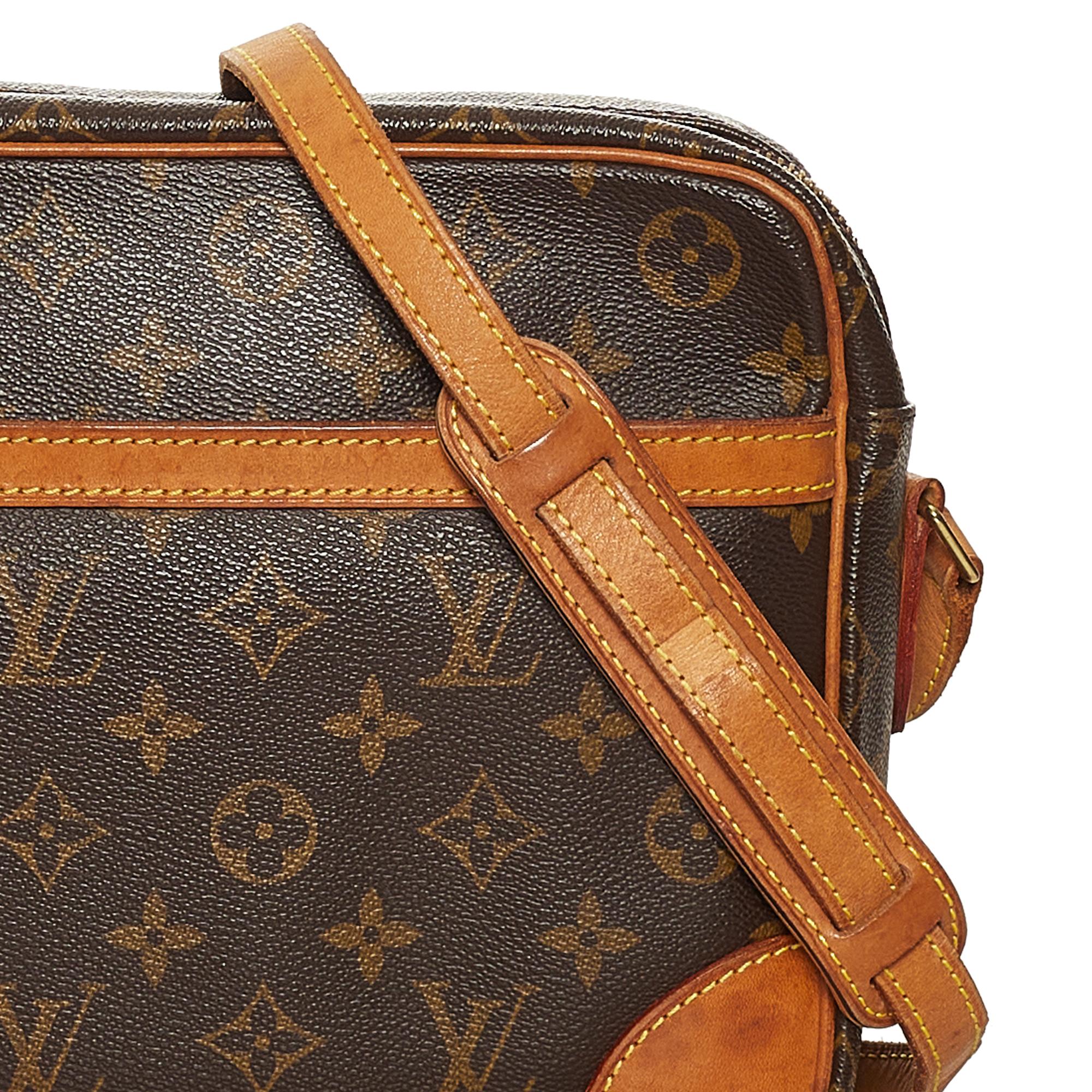 Louis Vuitton Monogram Trocadero 30 (SHG-34416)
