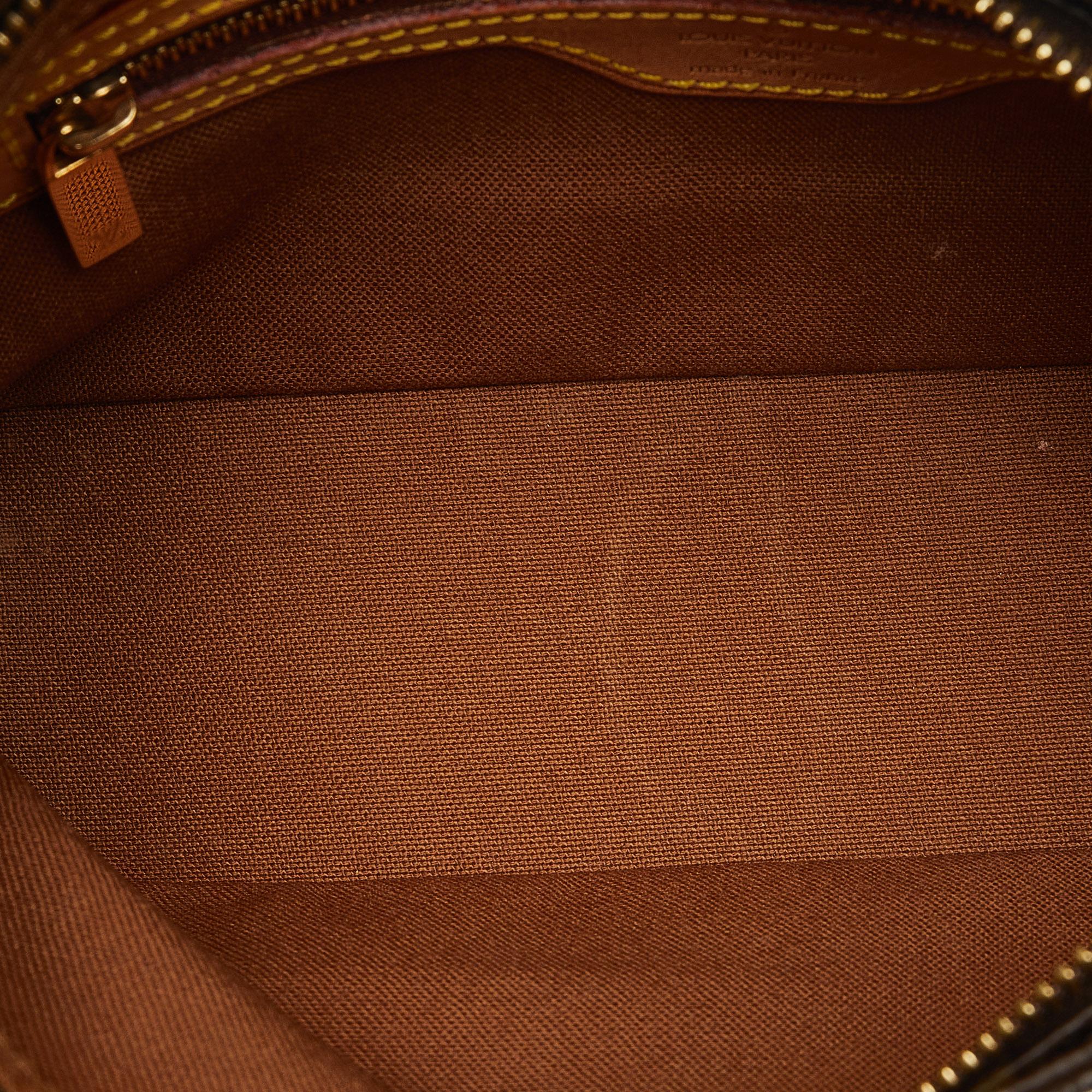 Louis Vuitton Monogram Trotteur (SHG-fngn6l)