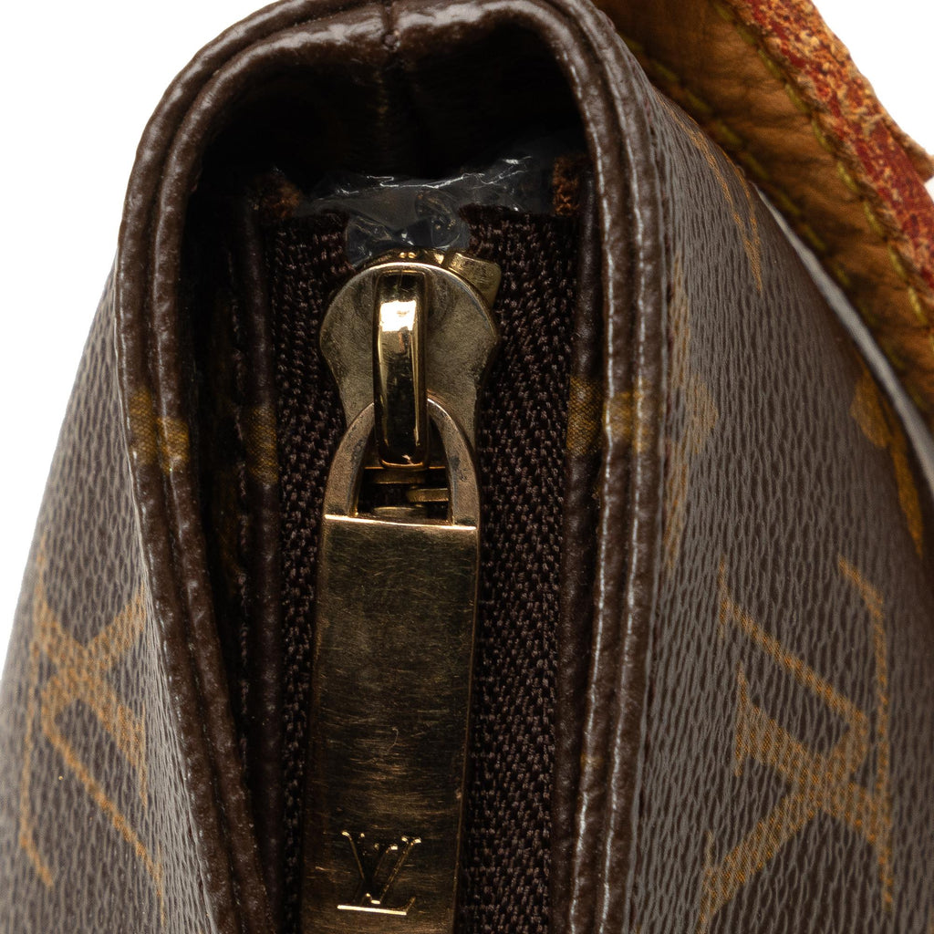 Louis Vuitton Monogram Trotteur (SHG-O7QAi6)