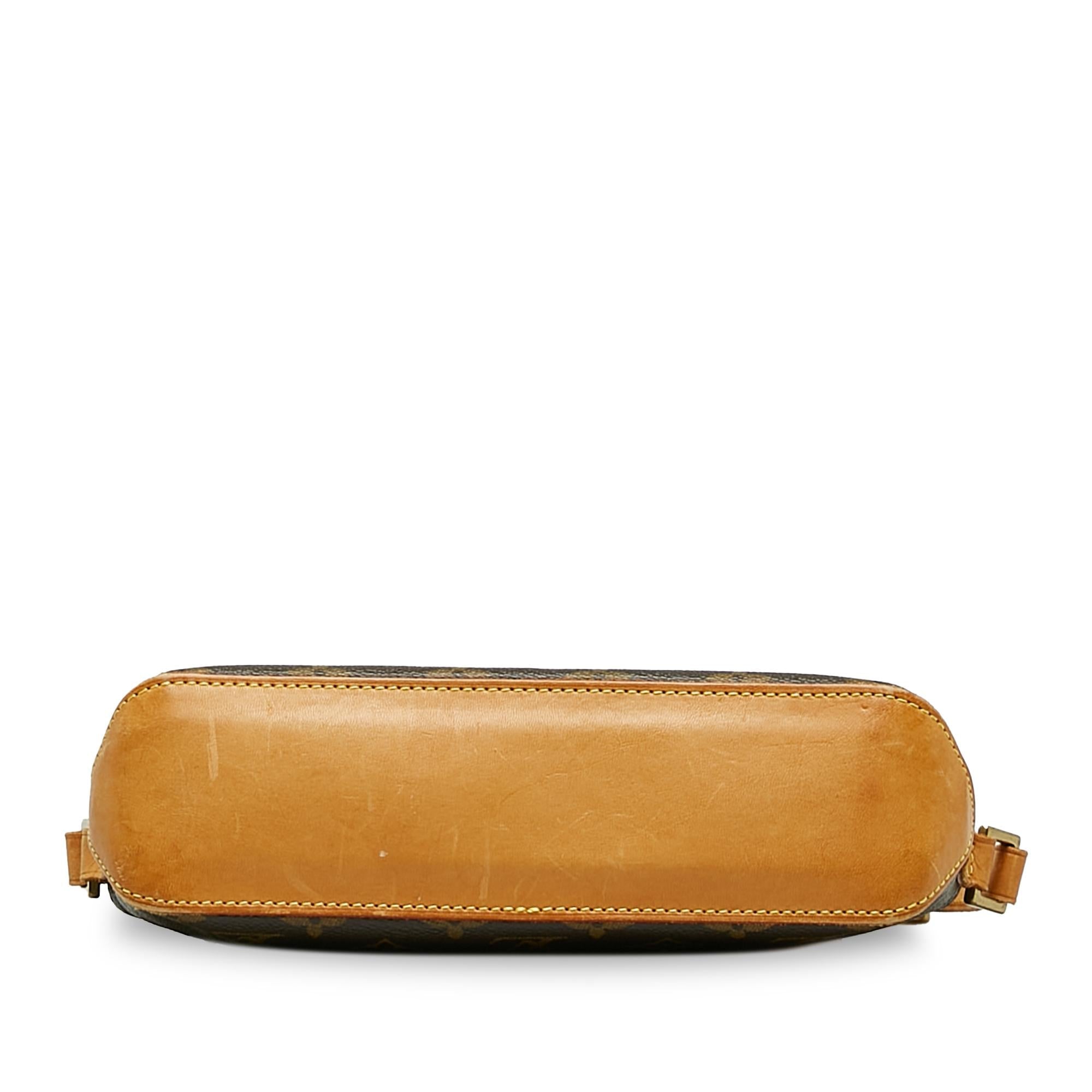 Louis Vuitton Monogram Trotteur (SHG-kxxeIY)