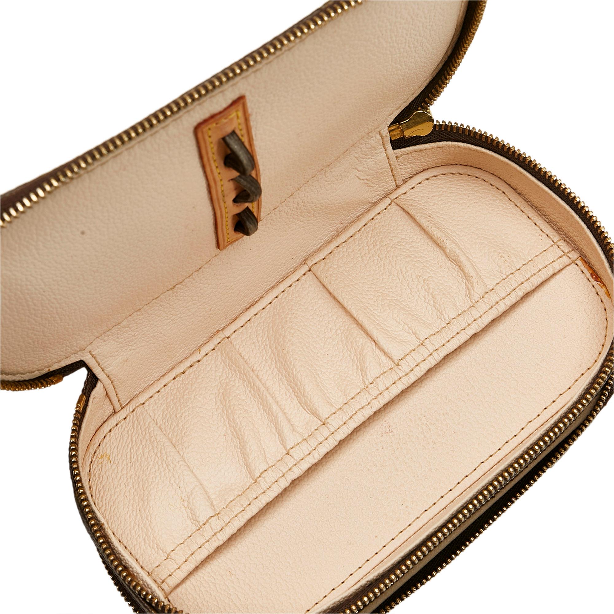Louis Vuitton Monogram Trousse Blush PM (SHG-JFaEuI)