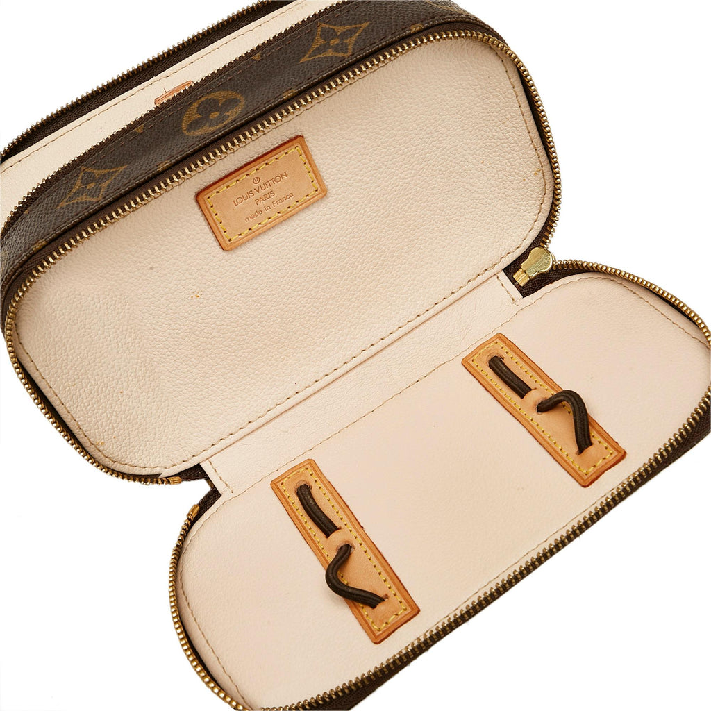 Louis Vuitton Monogram Trousse Blush PM (SHG-JFaEuI)