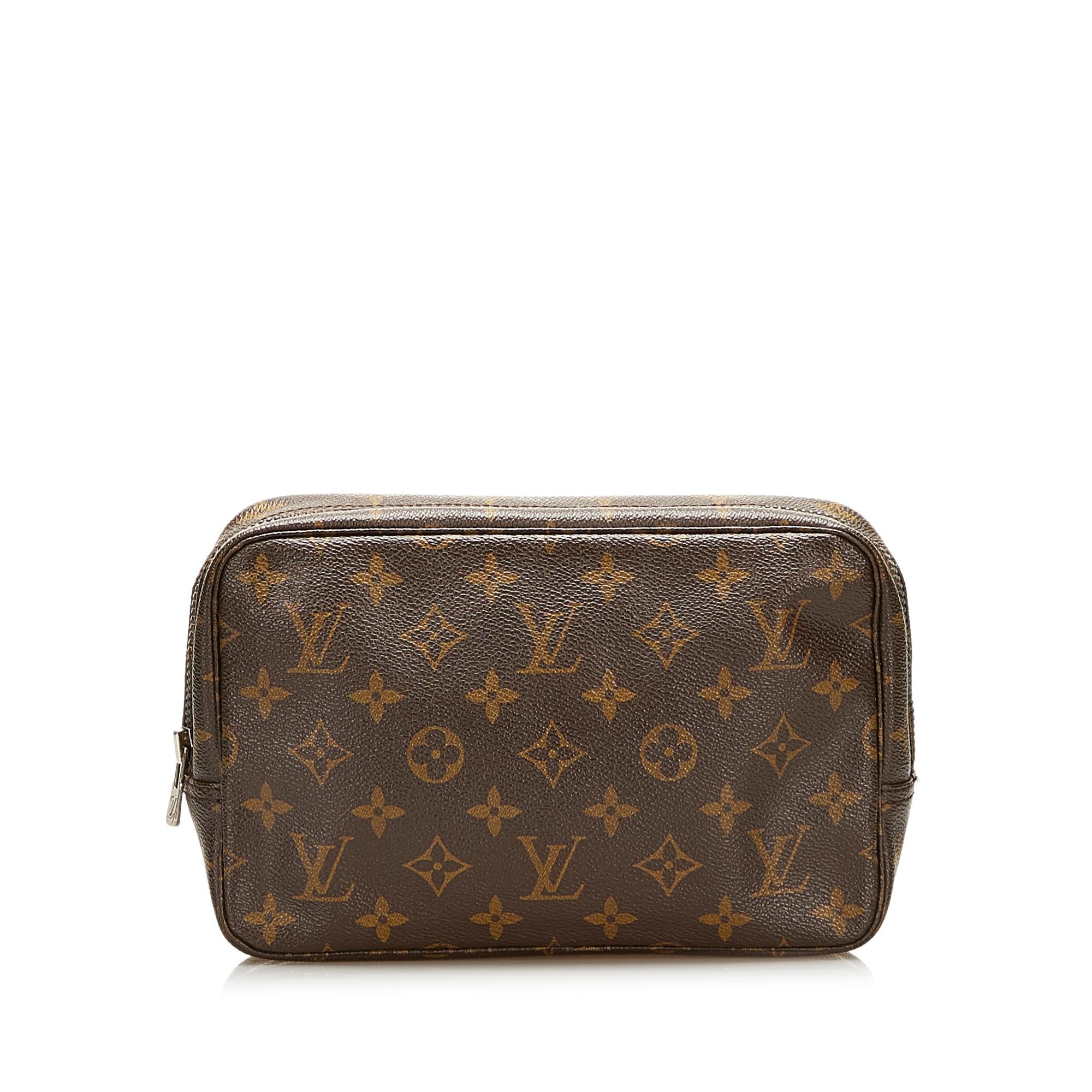 Louis Vuitton Monogram Trousse Toilette 23 (SHG-35262)