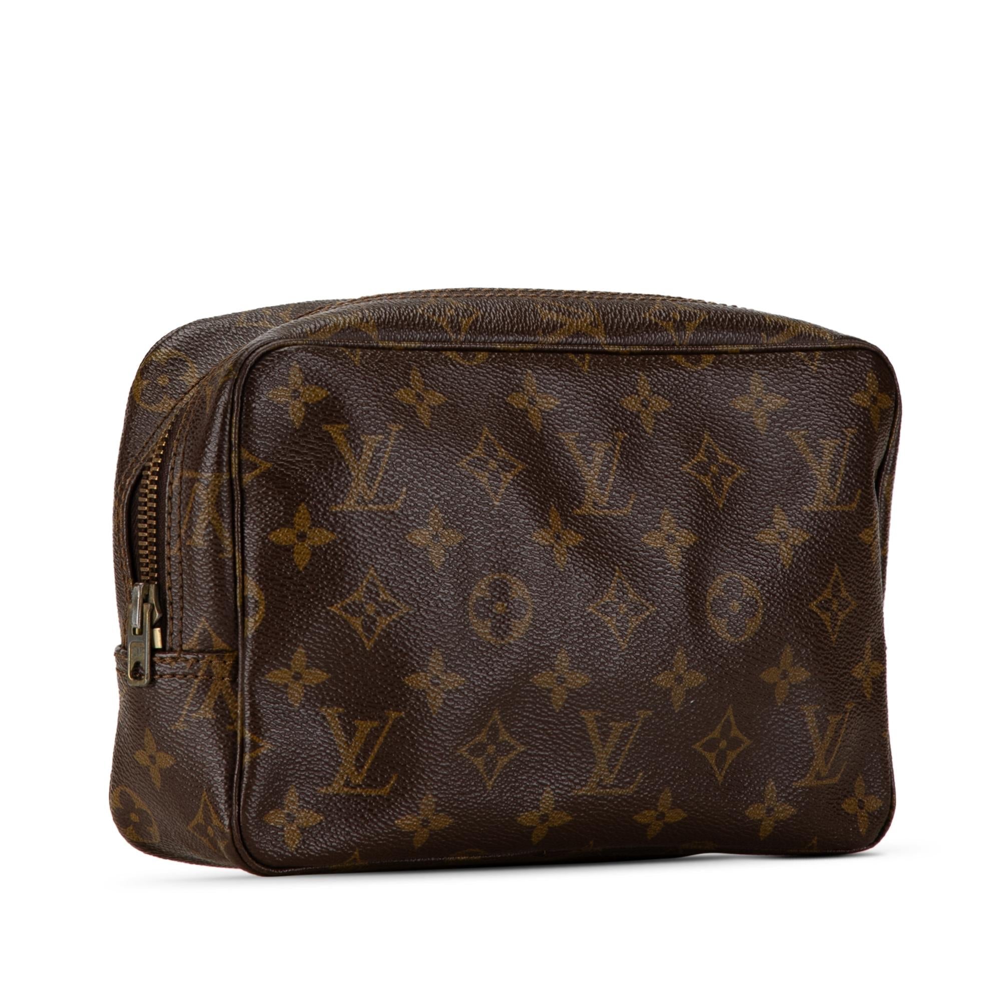 Louis Vuitton Monogram Trousse Toilette 23 (SHG-Hv3hoU)