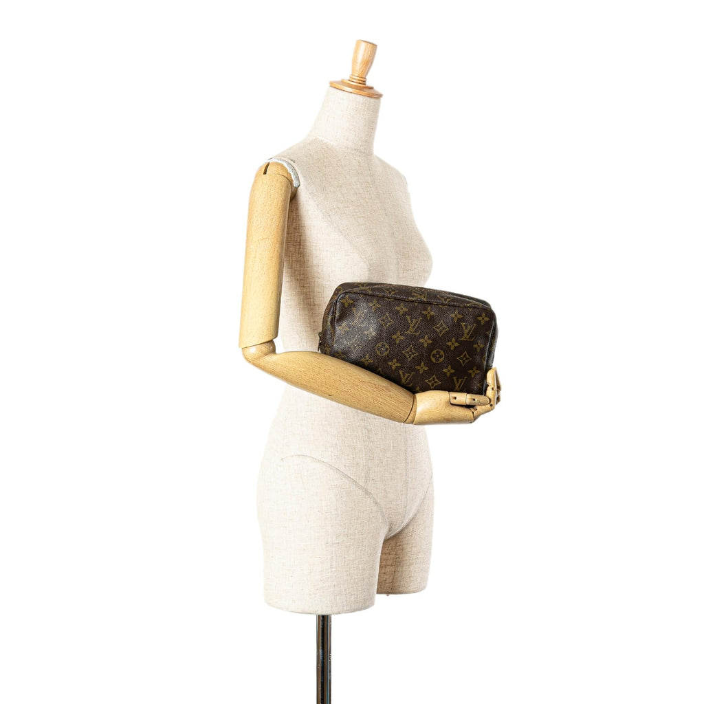 Louis Vuitton Monogram Trousse Toilette 23 (SHG-5X064O)