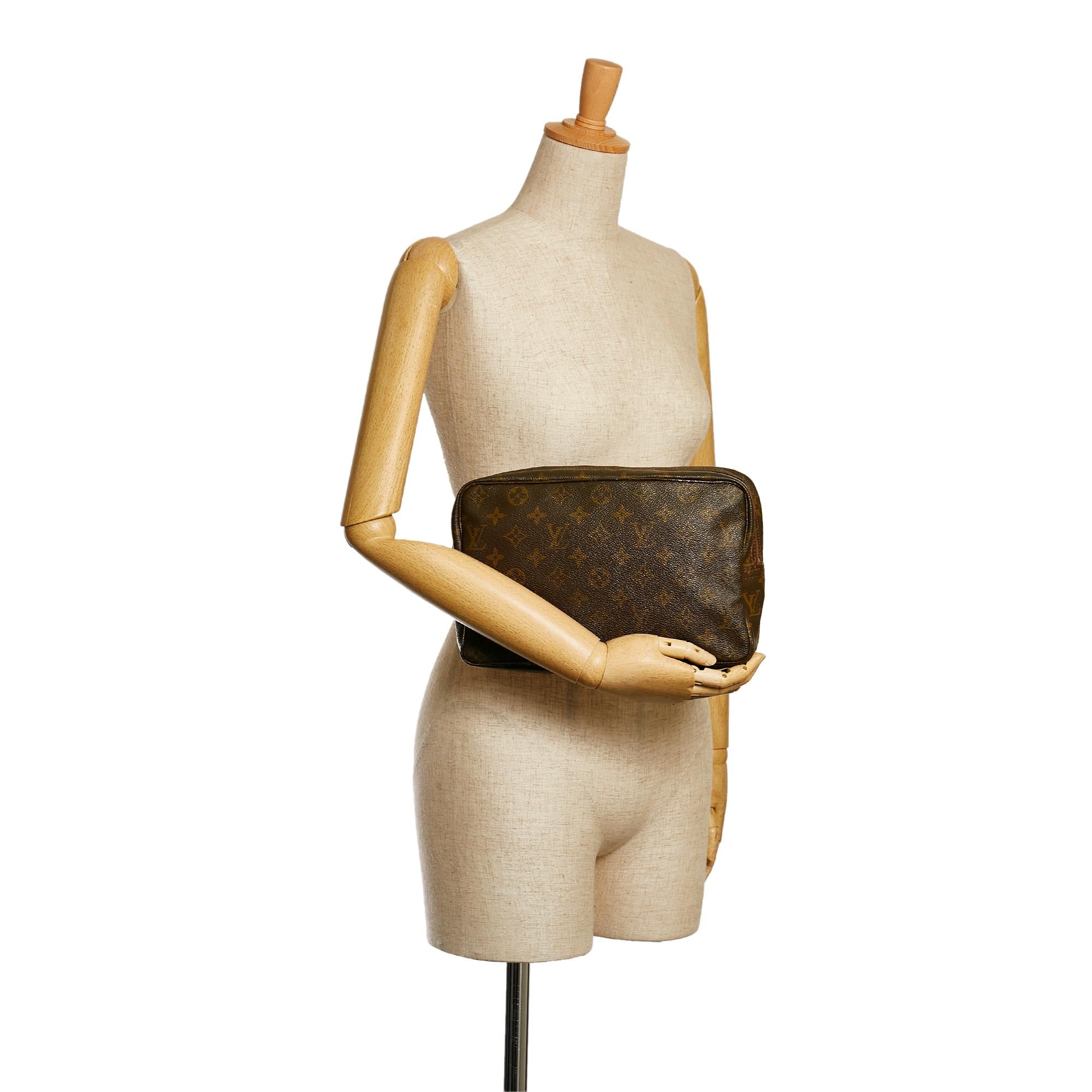 Louis Vuitton Monogram Trousse Toilette 28 (SHG-34886)