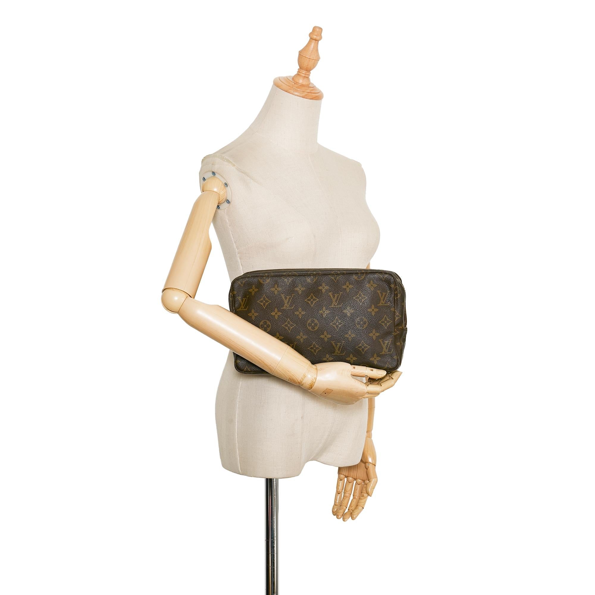 Louis Vuitton Monogram Trousse Toilette 28 (SHG-35301)