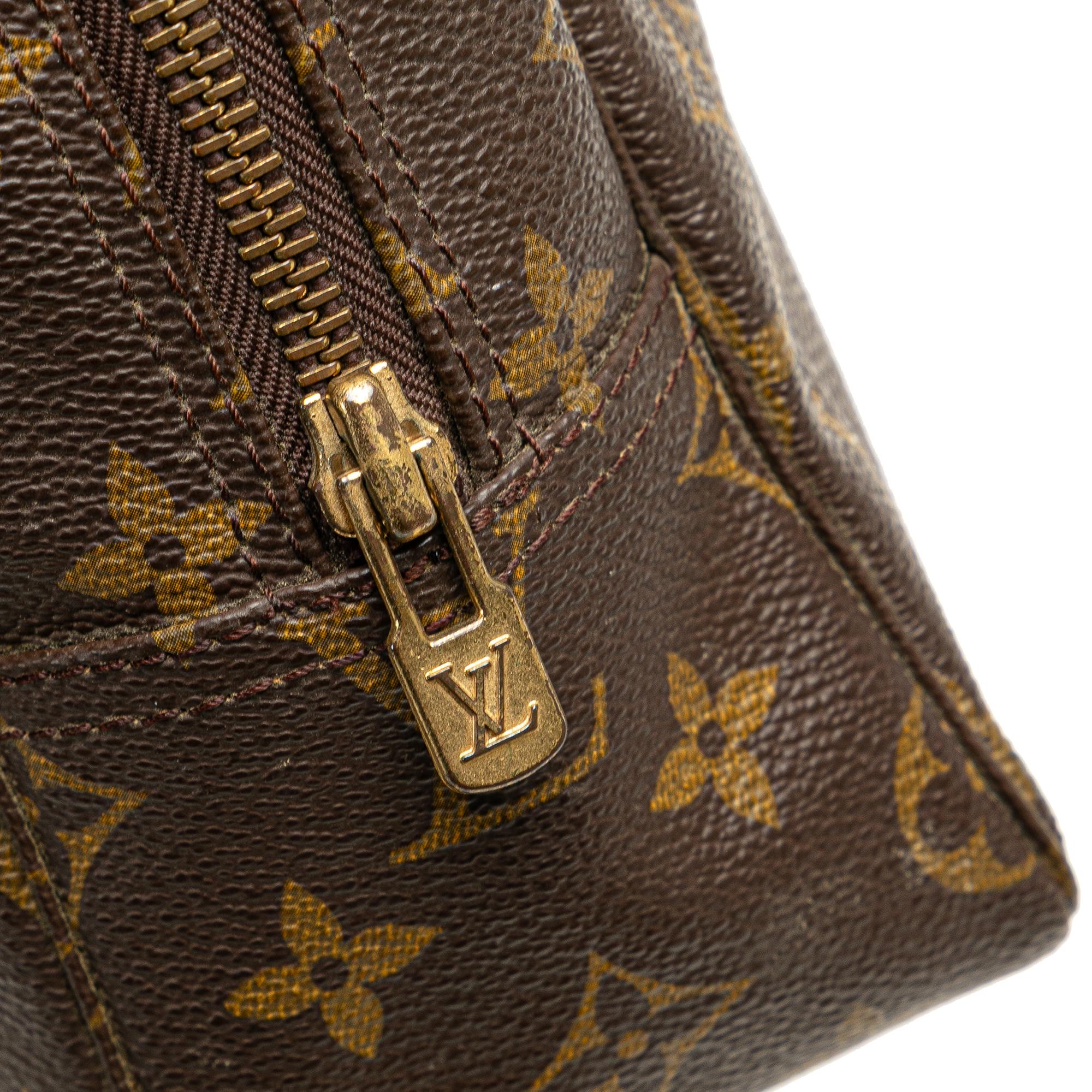 Louis Vuitton Monogram Trousse Toilette 28 (SHG-mX4ZBZ)