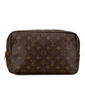 Louis Vuitton Monogram Trousse Toilette 28 (SHG-mX4ZBZ)