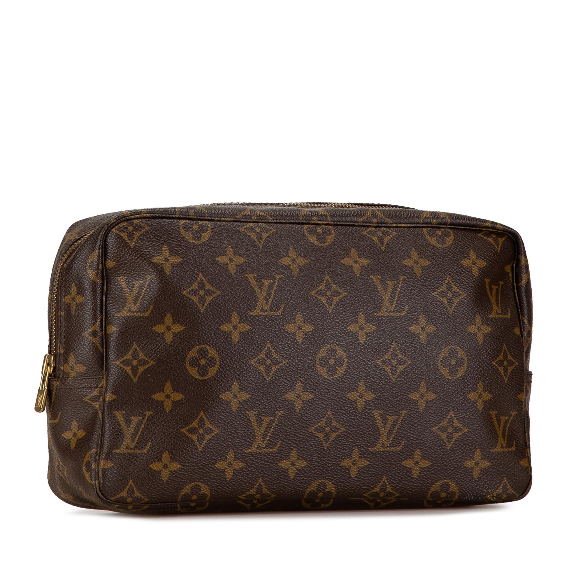 Louis Vuitton Monogram Trousse Toilette 28 (SHG-mX4ZBZ)