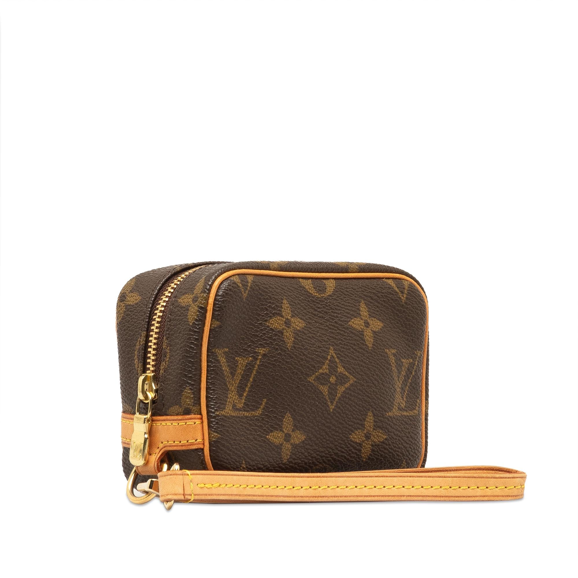Louis Vuitton Monogram Trousse Wapity (SHG-yeP5ey)