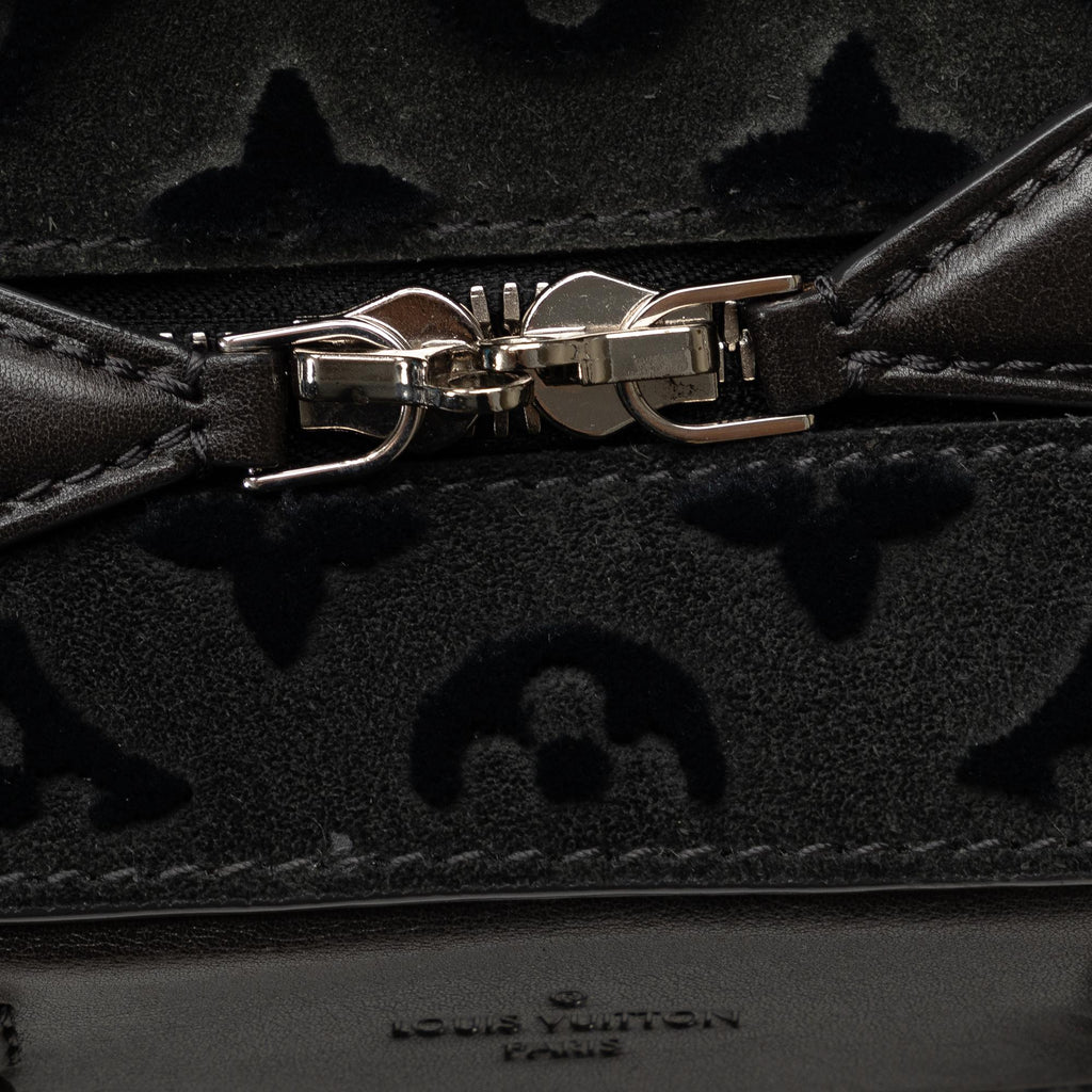 Louis Vuitton Monogram Tuffetage Deauville Cube (SHG-Sl2ruG)