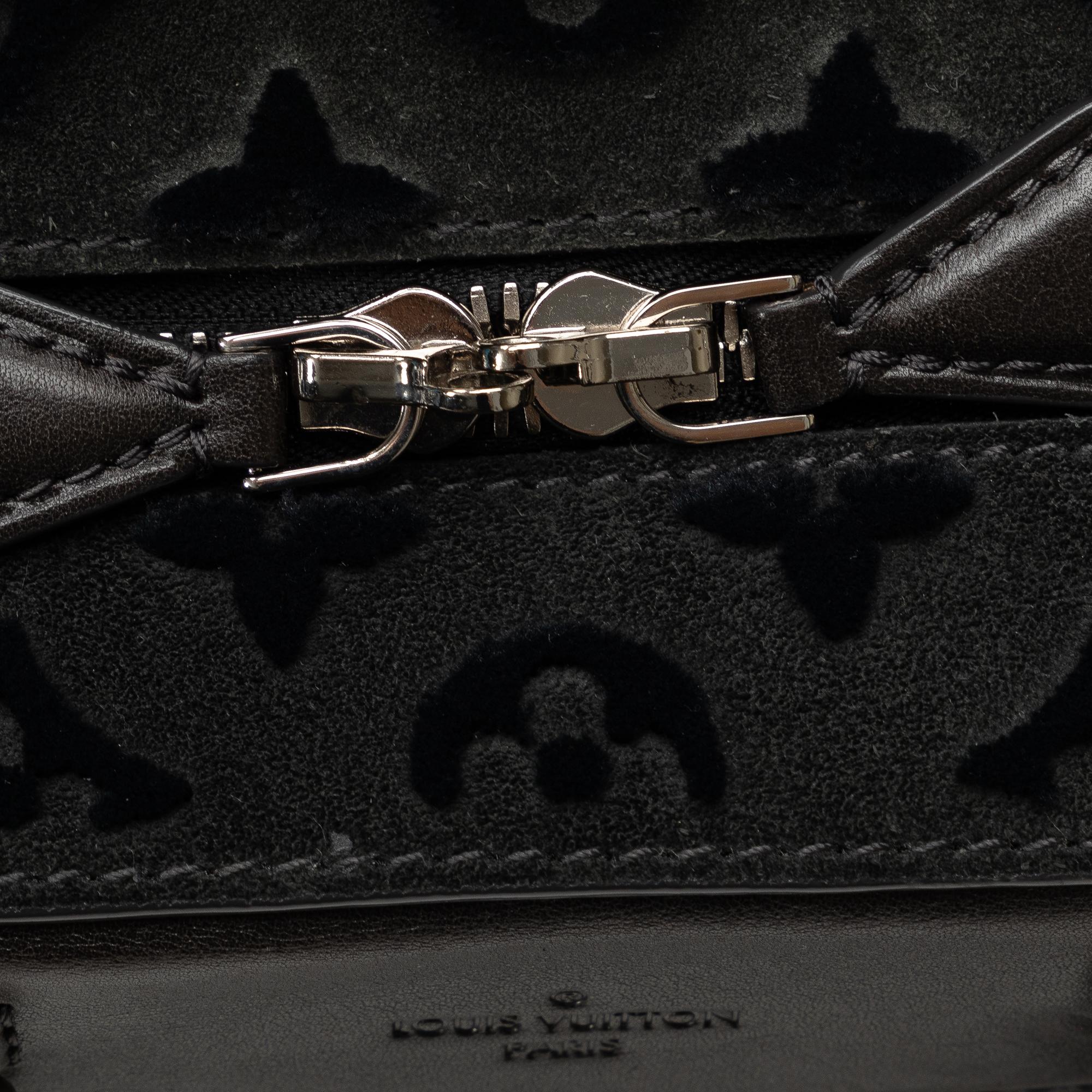 Louis Vuitton Monogram Tuffetage Deauville Cube (SHG-Sl2ruG)