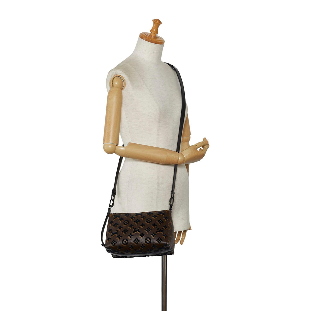 Louis Vuitton Monogram Tuffetage Triangle Messenger (SHG-mXWoCr)