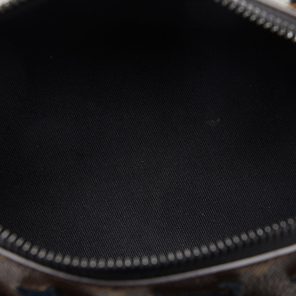 Louis Vuitton Monogram Tuffetage Triangle Messenger (SHG-mXWoCr)