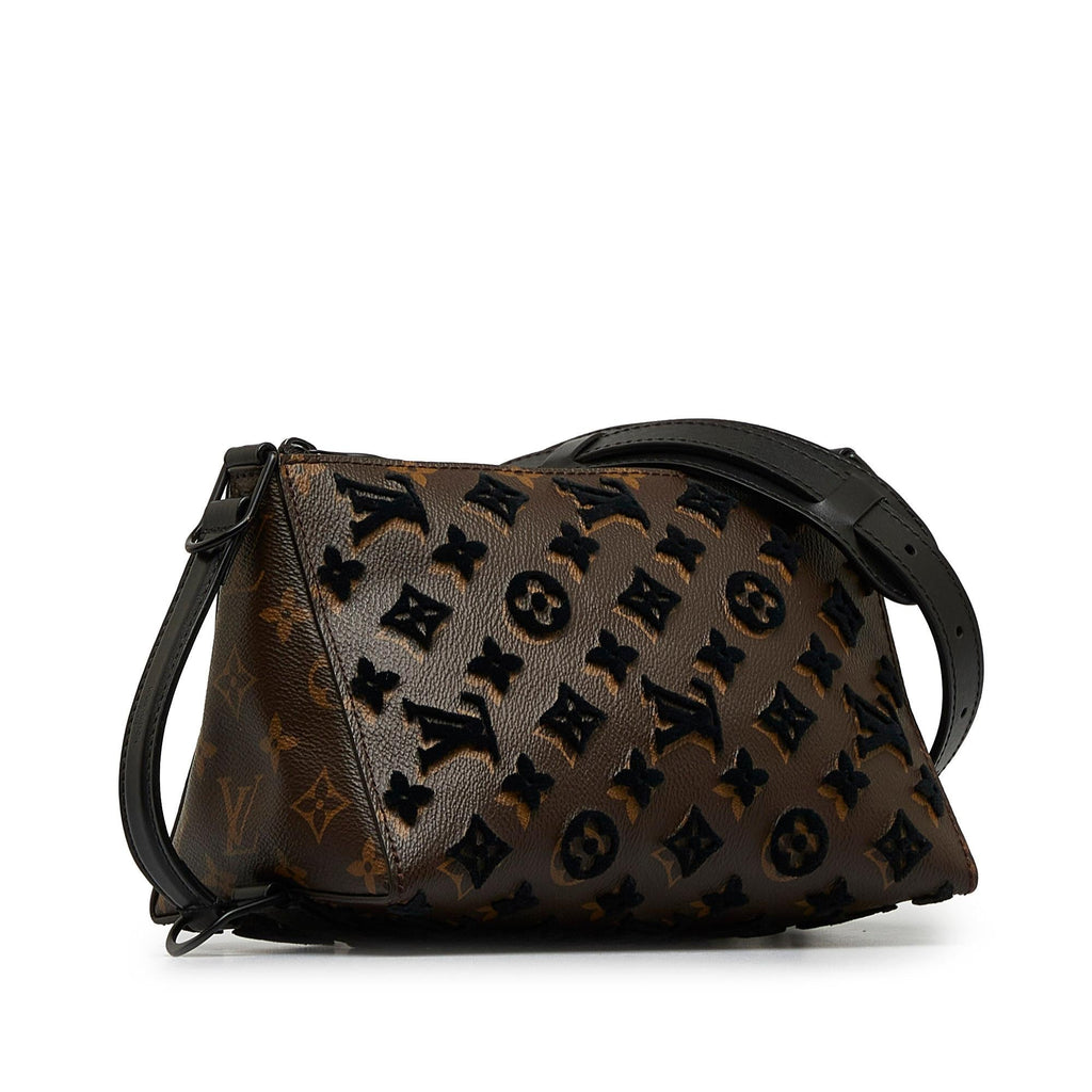 Louis Vuitton Monogram Tuffetage Triangle Messenger (SHG-mXWoCr)